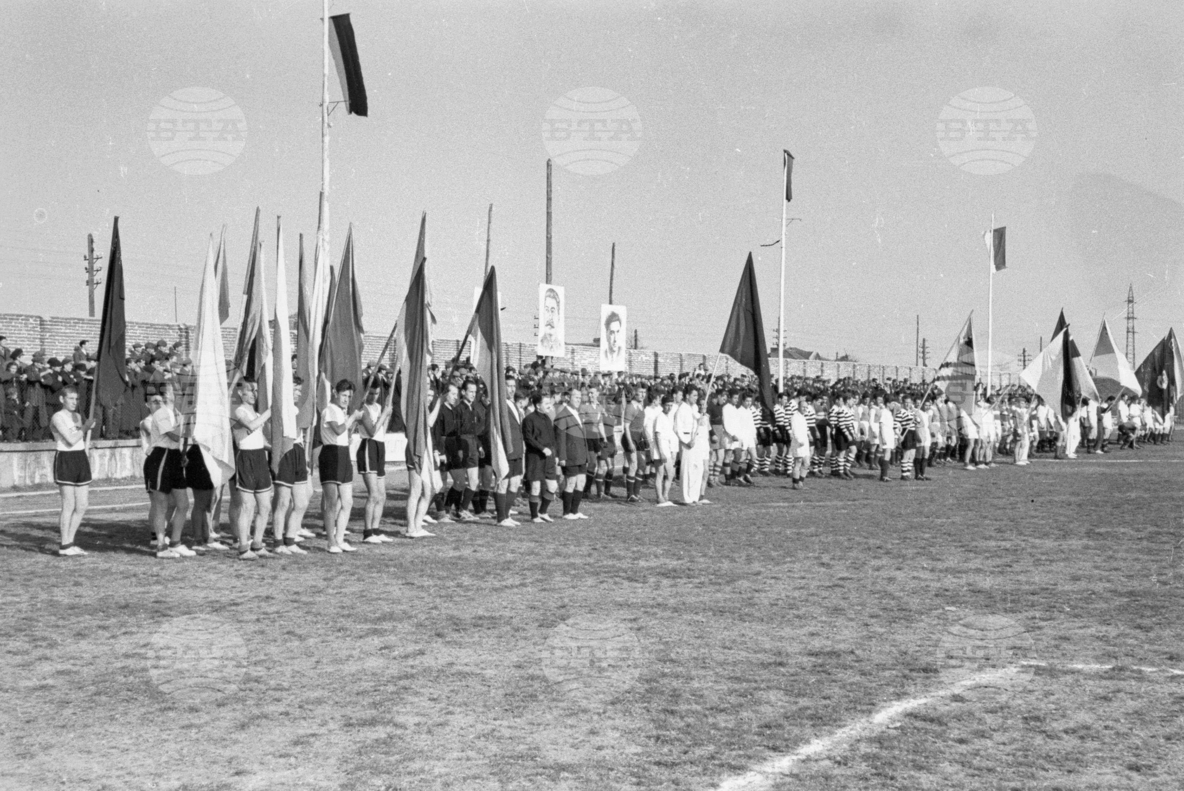 Откриване на футболния сезон за 1951 година