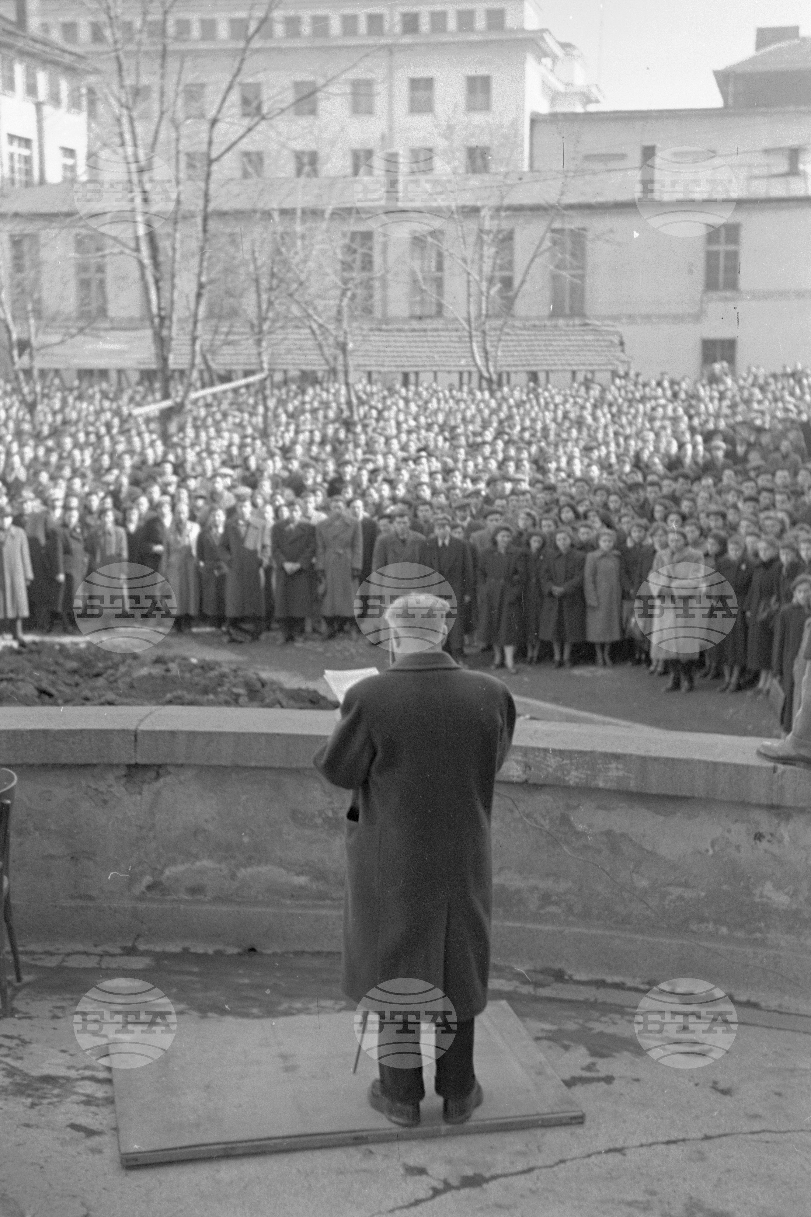 Траурен митинг по случай смъртта на Йосиф Висарионович Сталин