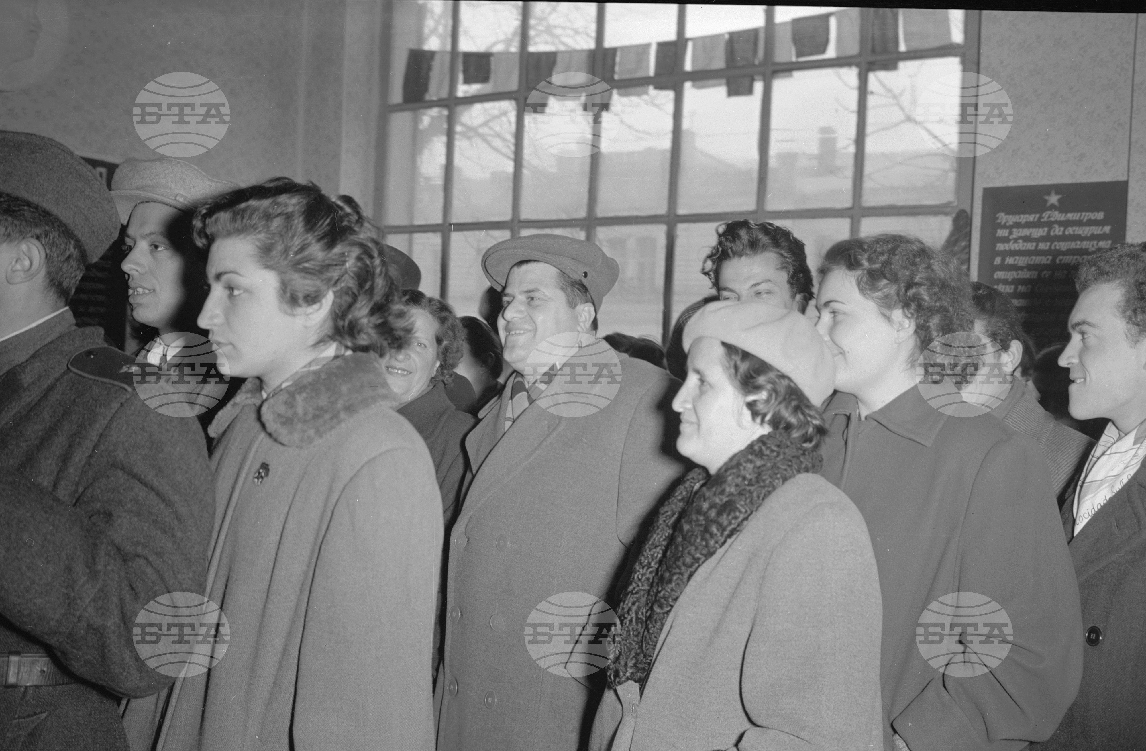Изборният ден на 12 февруари 1956 година в София (Червенковски район)