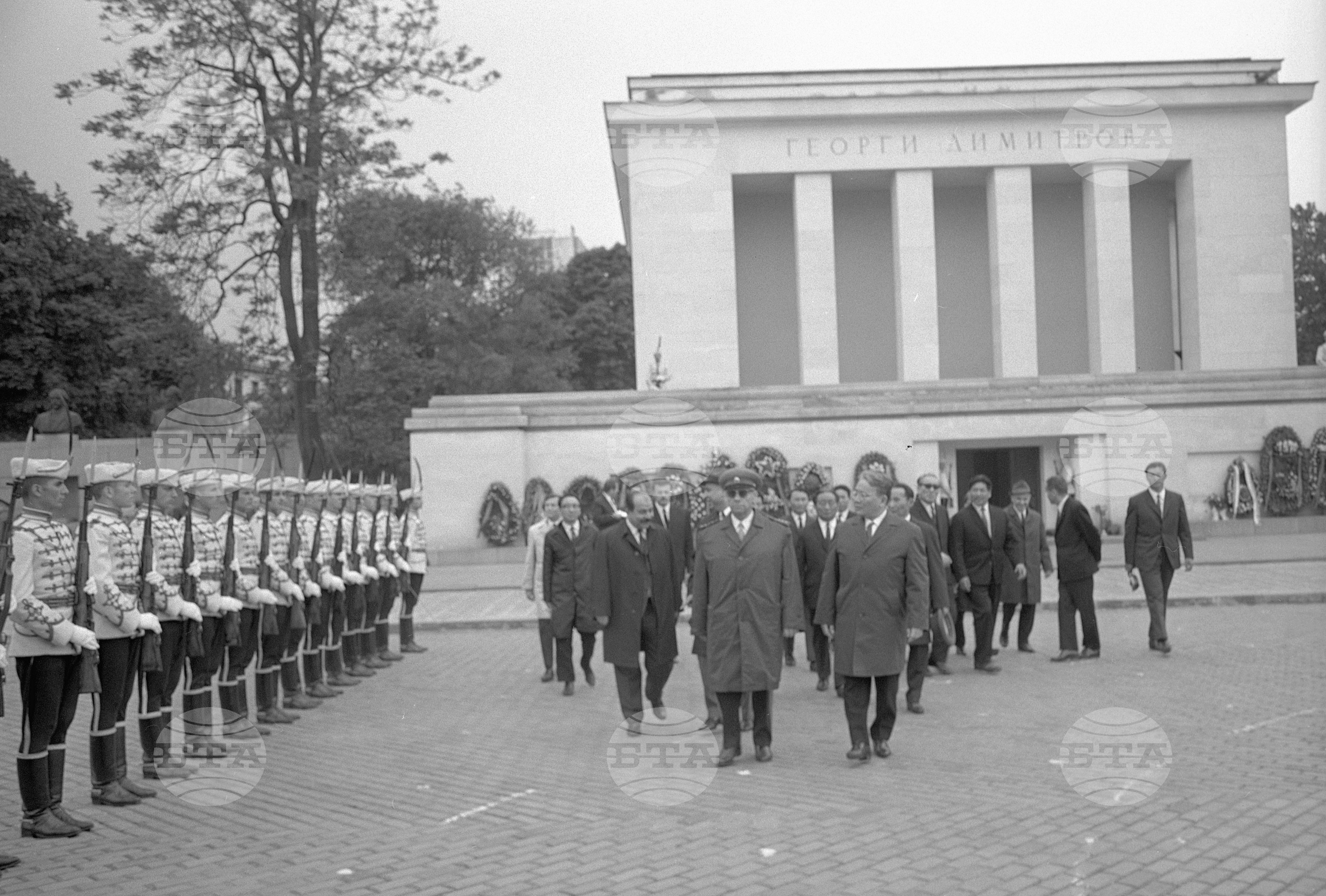 Монголската партийно-правителствена делегация на посещение в България