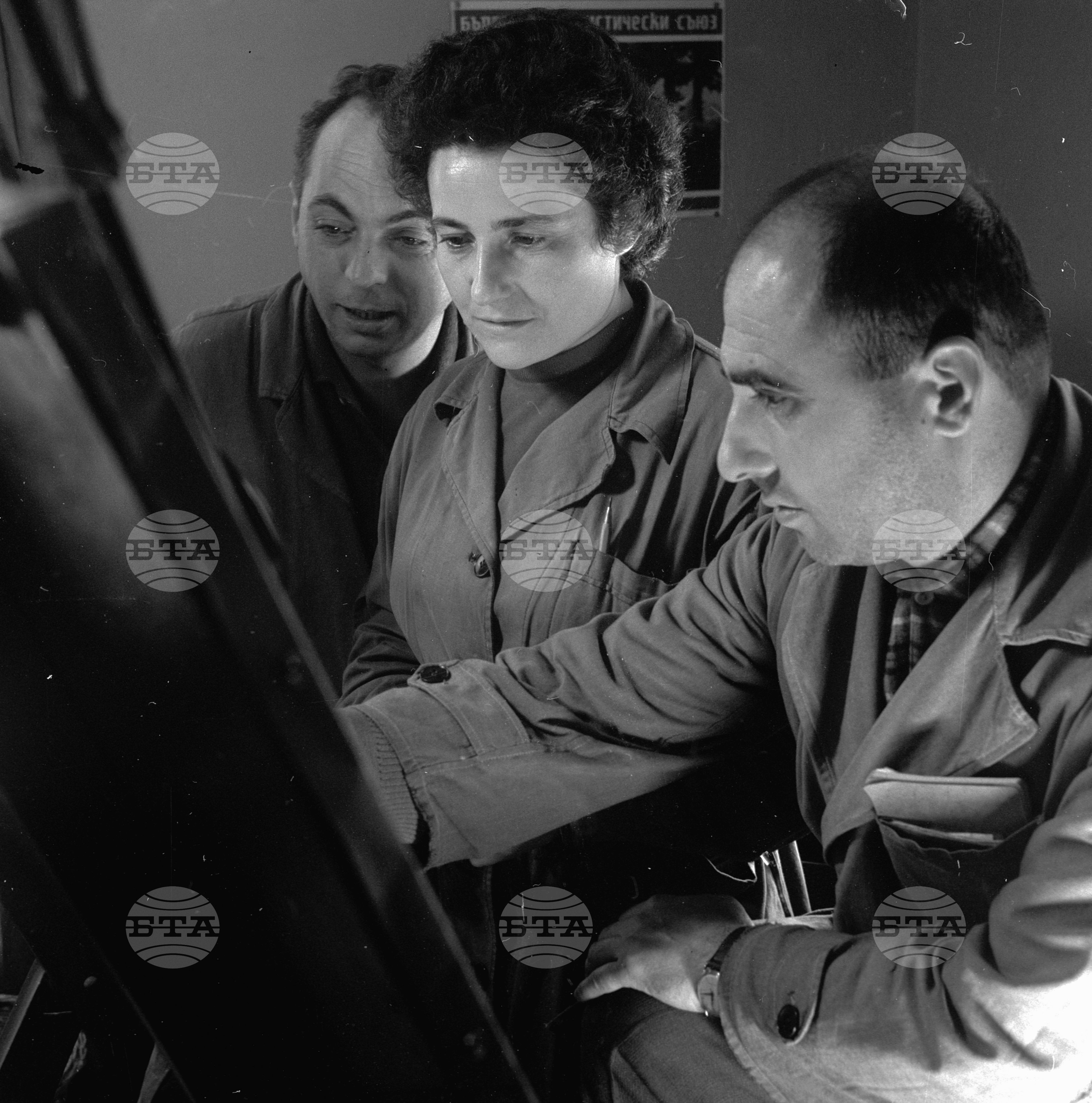 Новости в Слаботоковия завод - декември 1962 година