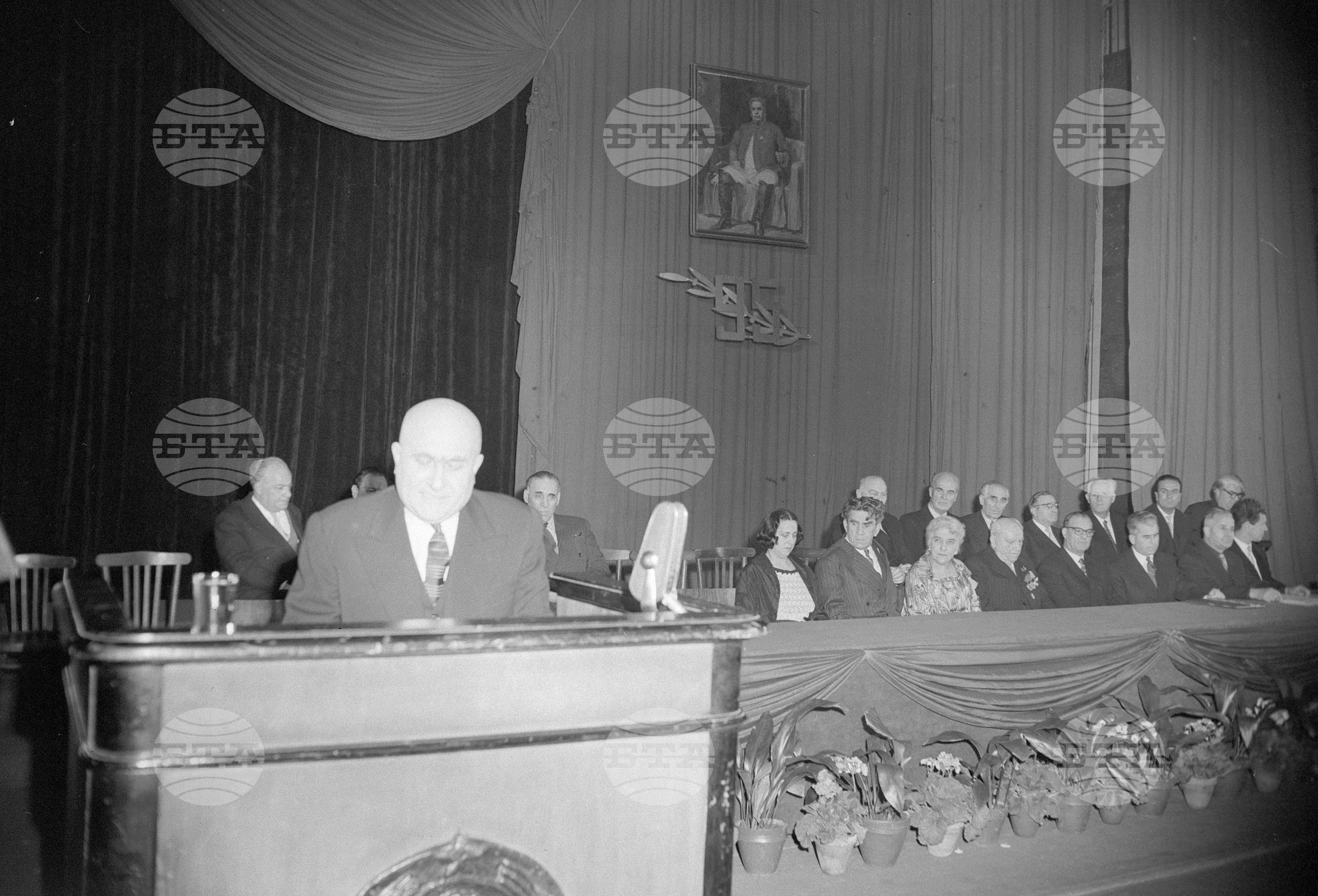 Тържествено честване 95-годишнината на народния артист Иван Попов