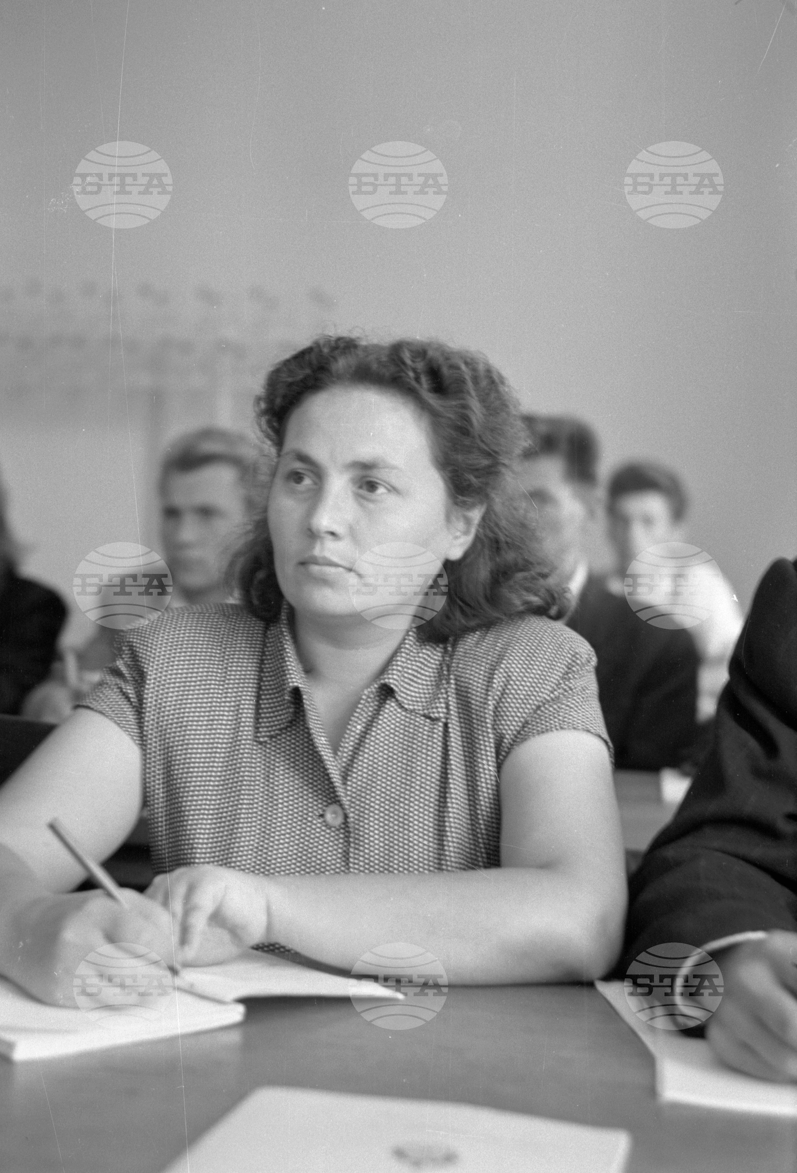 Студенти от филологическия факултет - София - 1953 година