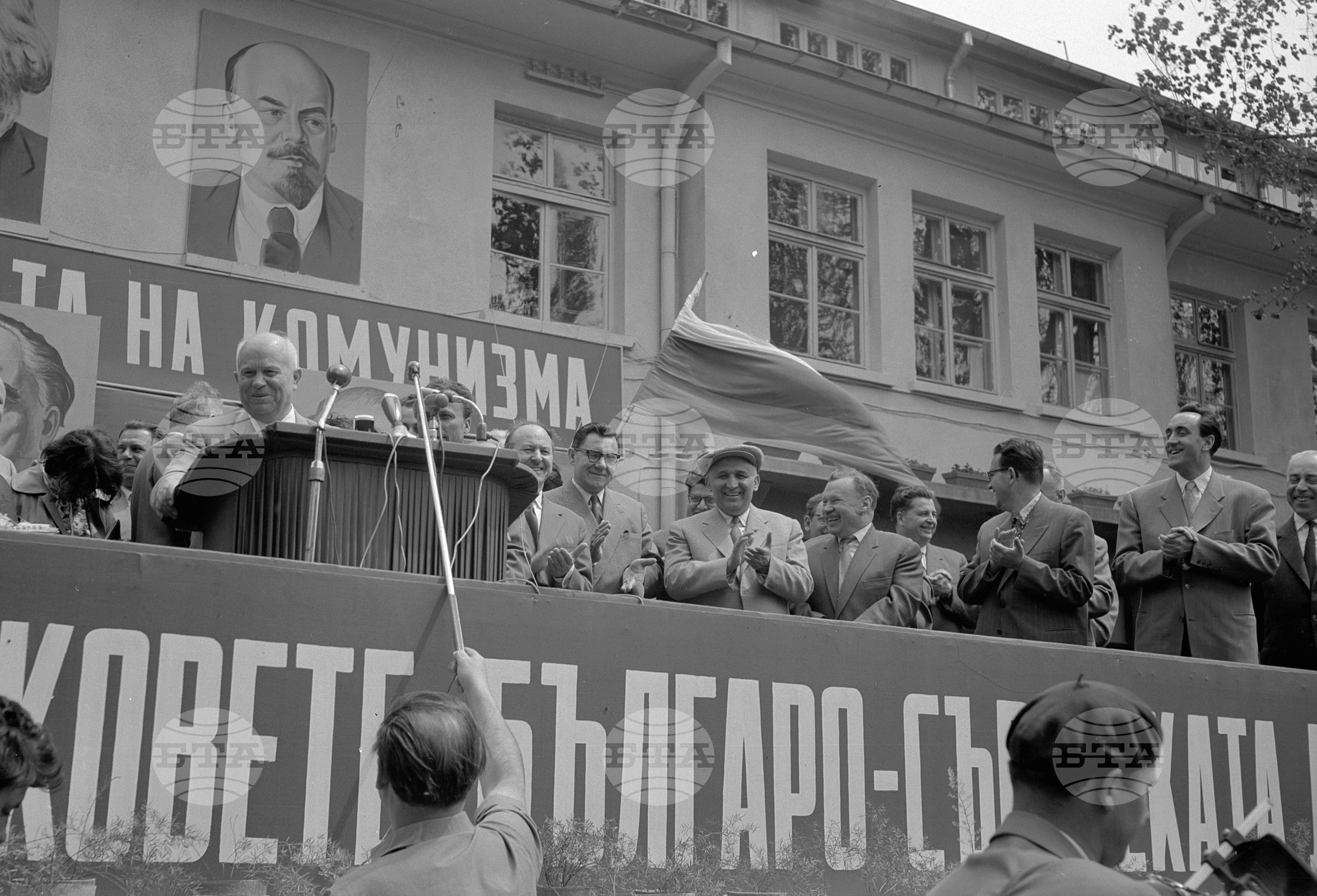 Посещение на Съветската партийно-правителствена делегация в корабостроителния и кораборемонтния завод "Георги Димитров" Варна част 2