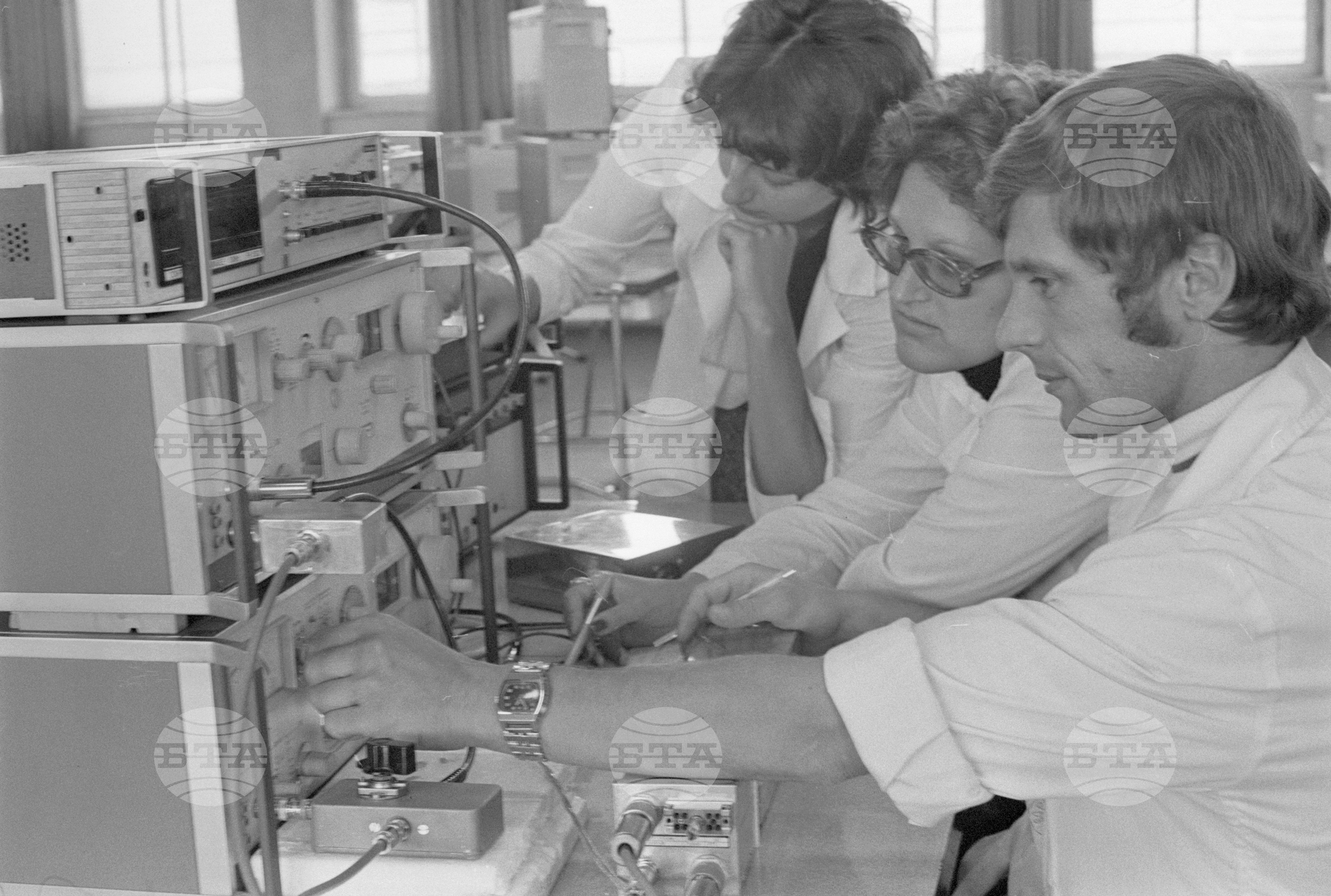 Слаботоков завод "Климент Ворошилов" - София
