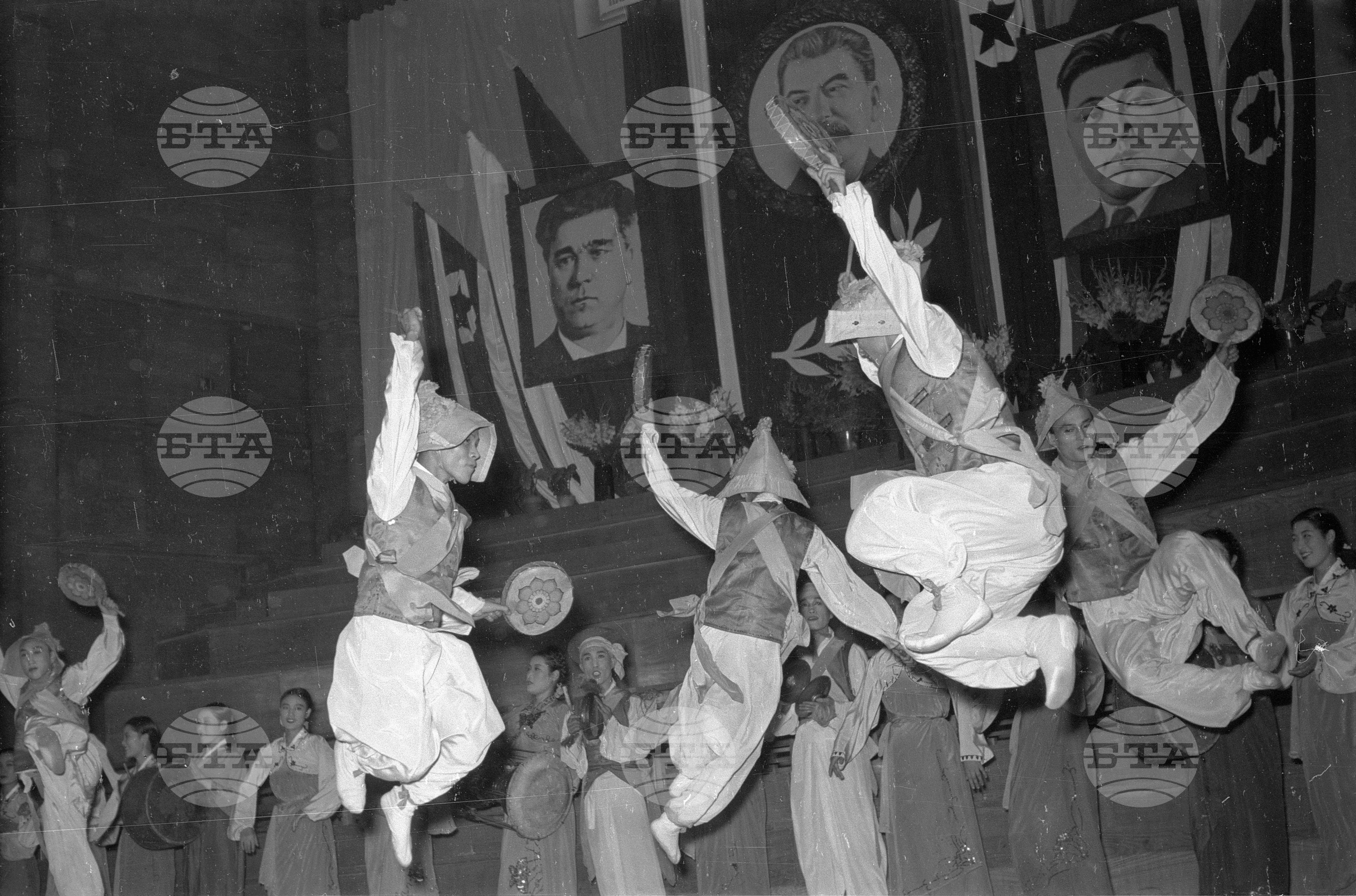 Ансамбъл за песни и танци при Корейската народна армия в България - 1953 година
