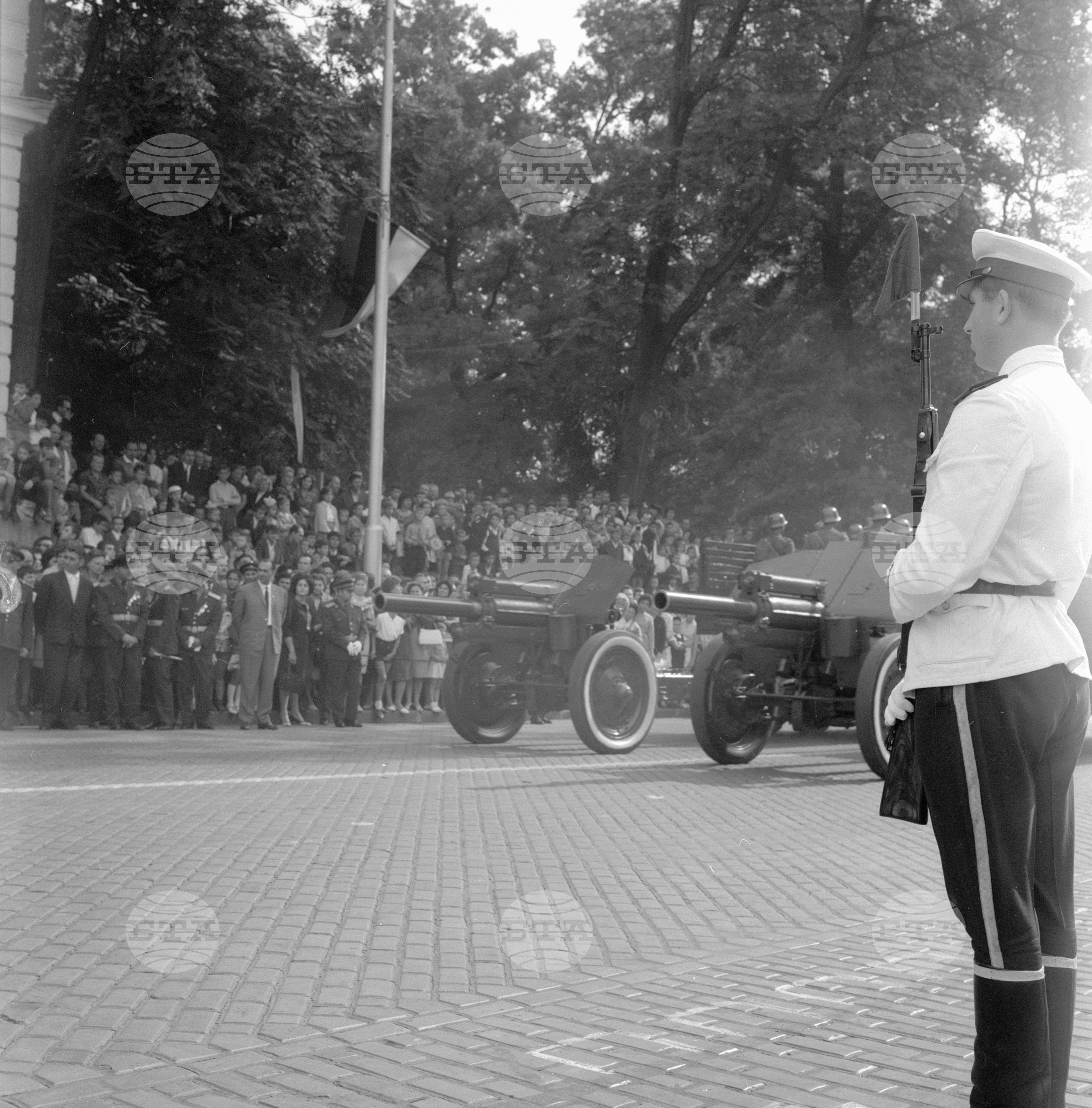 Деветосептемврийска манифестация в Столицата - 1966 година