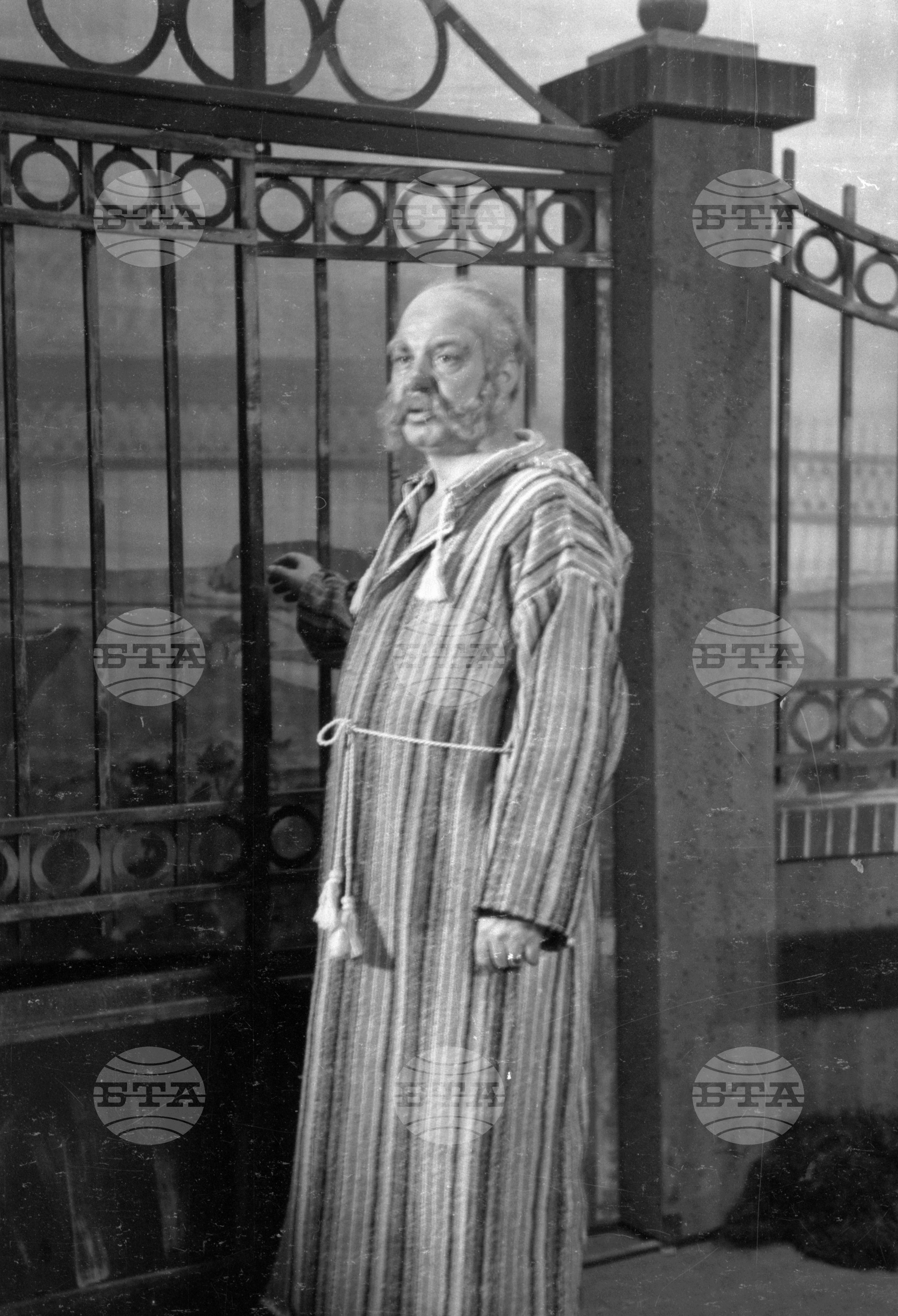 Народен театър "Иван Вазов", 1951 - част 1
