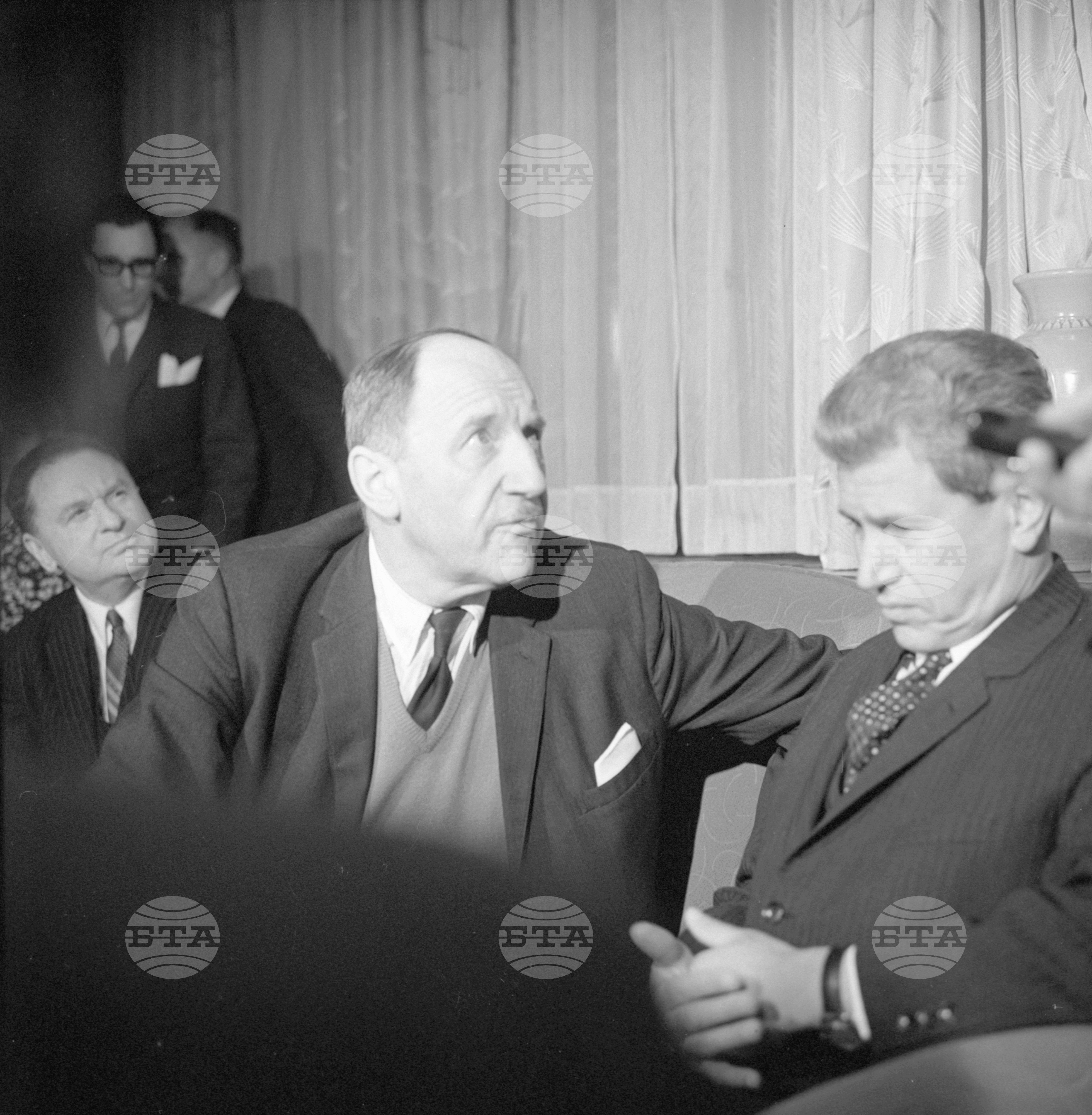 Министърът на външните работи на Кралство Холандия Йосеф Лунс, който пристигна в България
