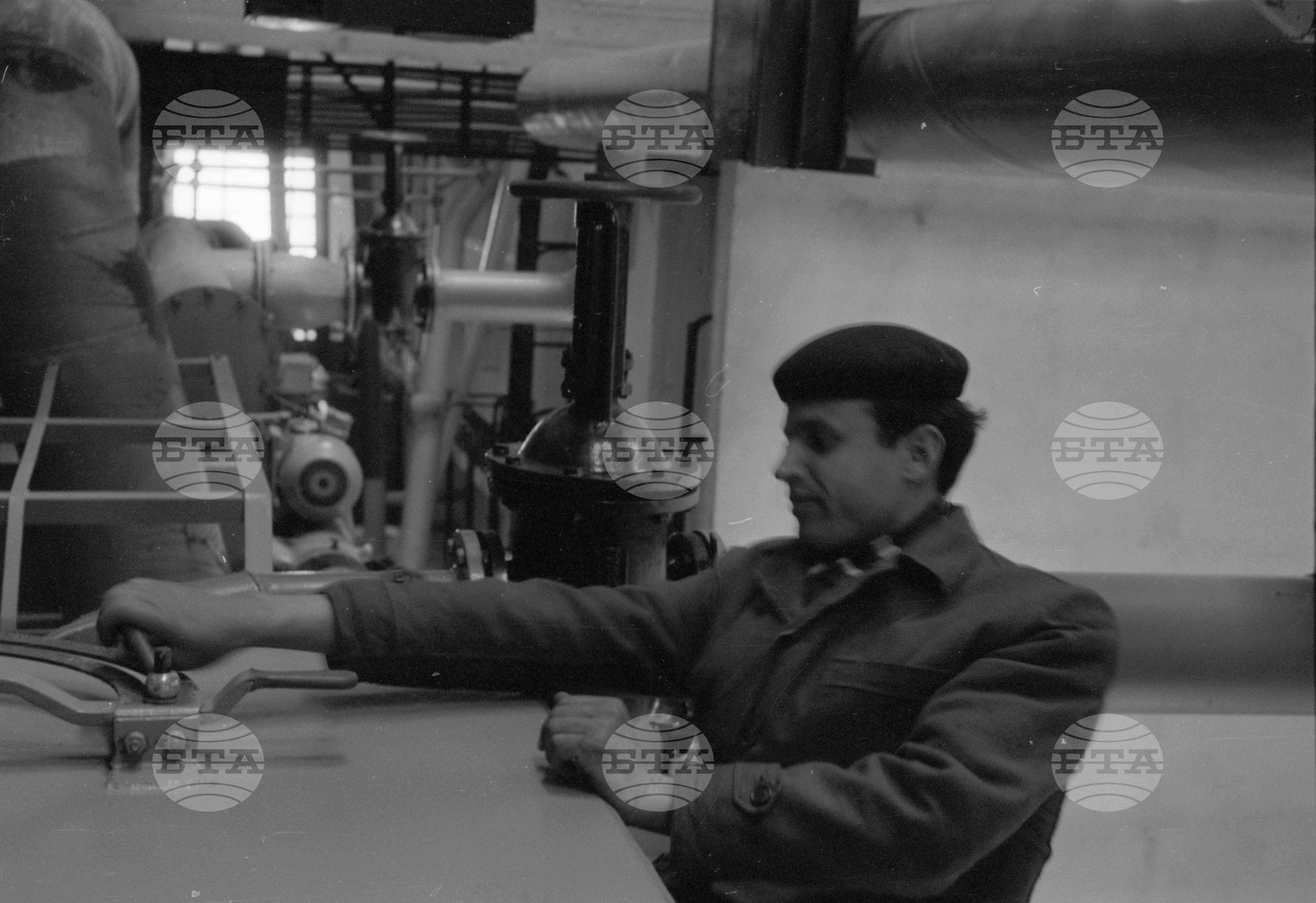 На централната обогатителна фабрика, с. Твърдица, Сливенски окръг