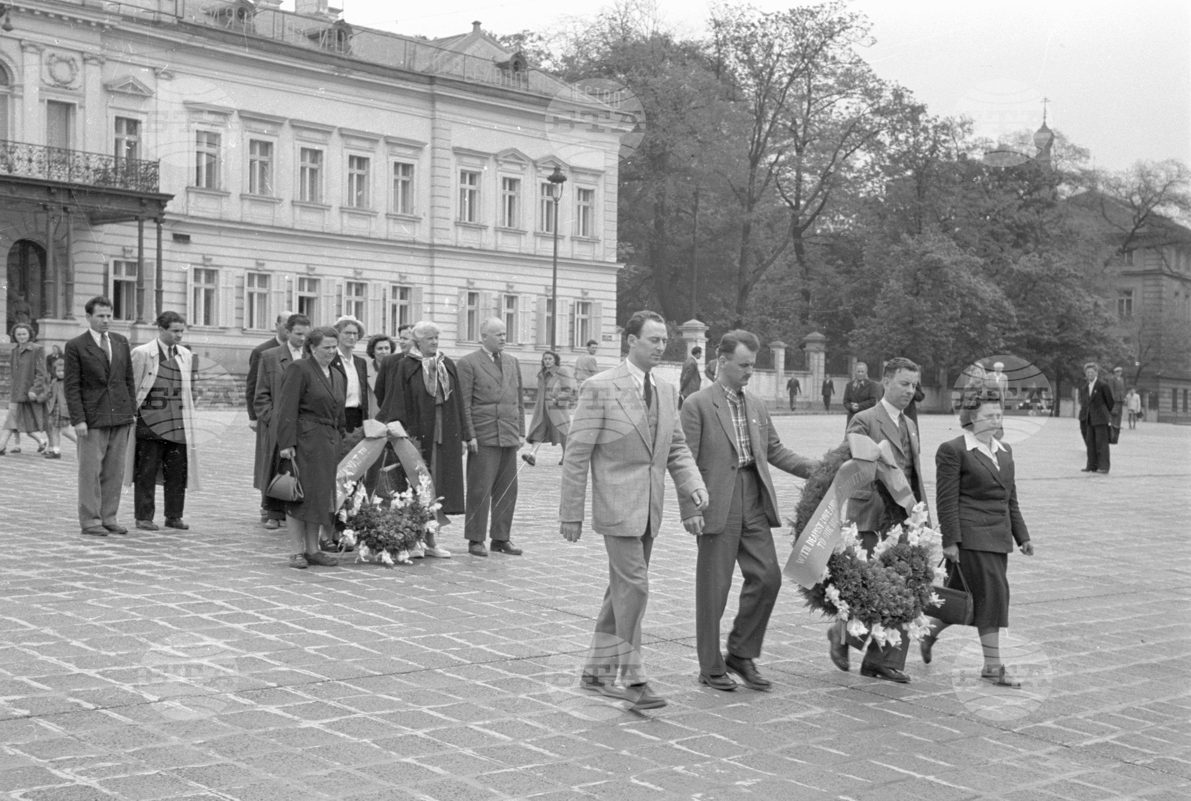 Английската профсъюзна делегация за Първи май в София