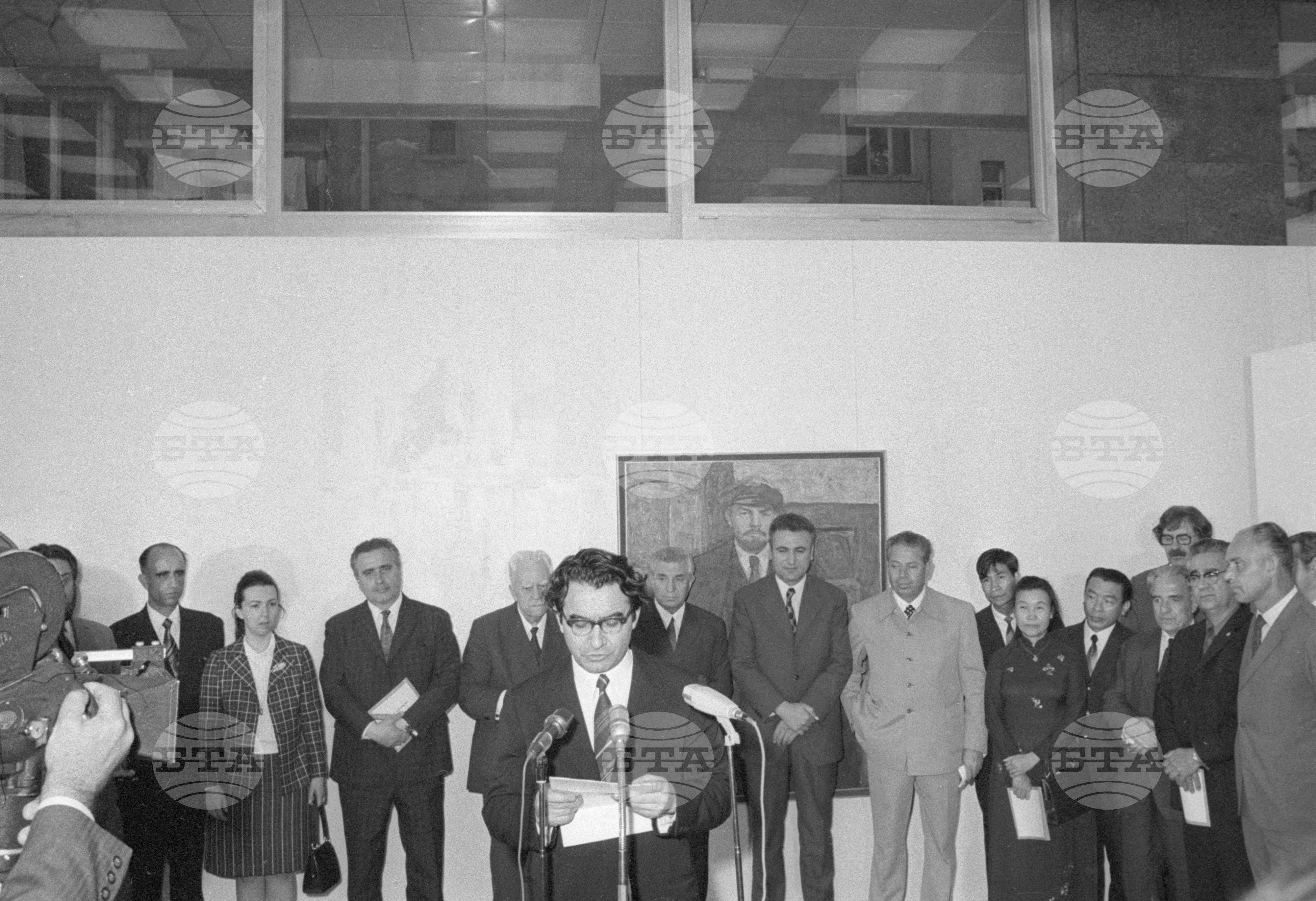 Открита е международната изложба на реалистична ангажирана живопис