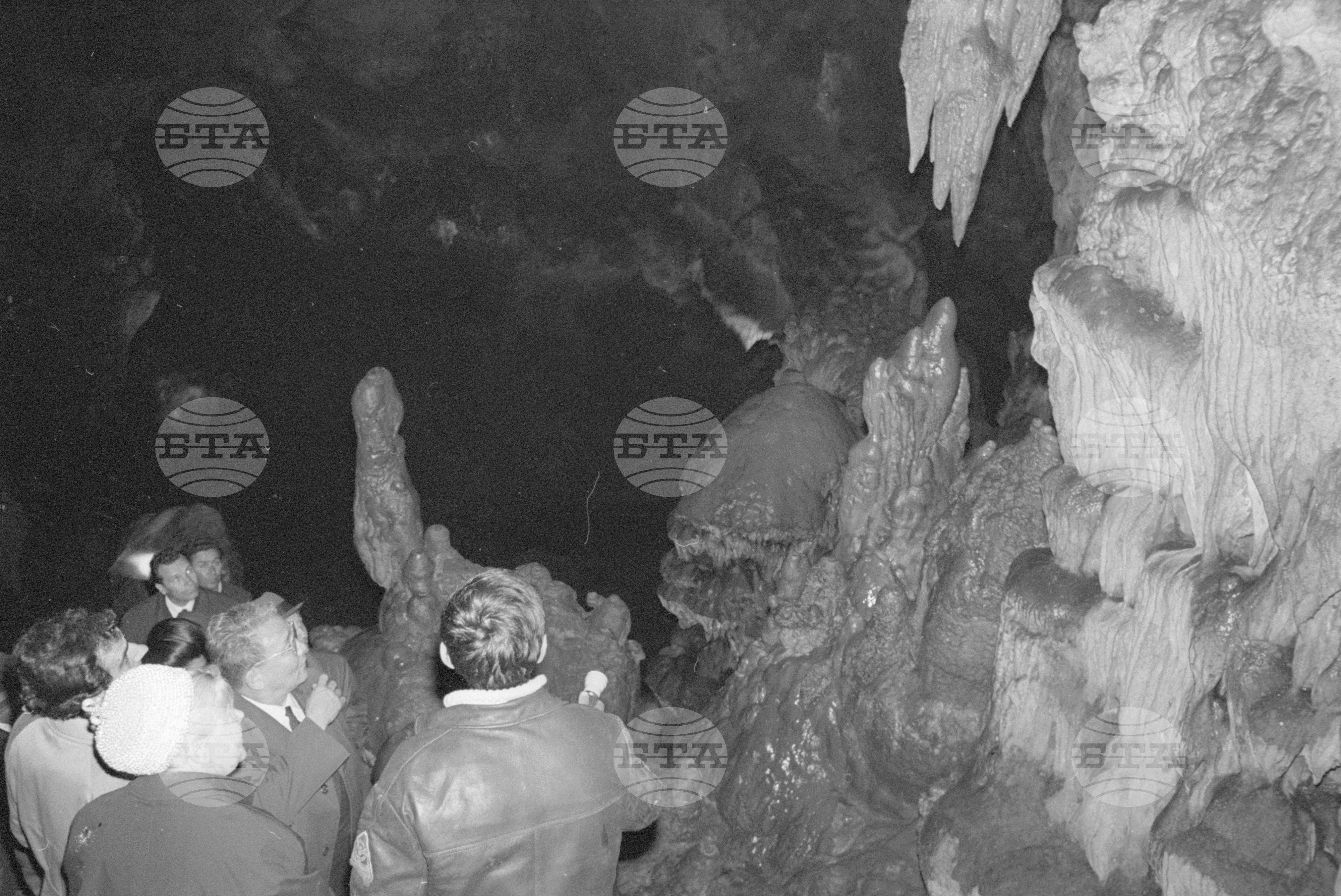 Монголската партийно-правителствена делегация на посещение в България