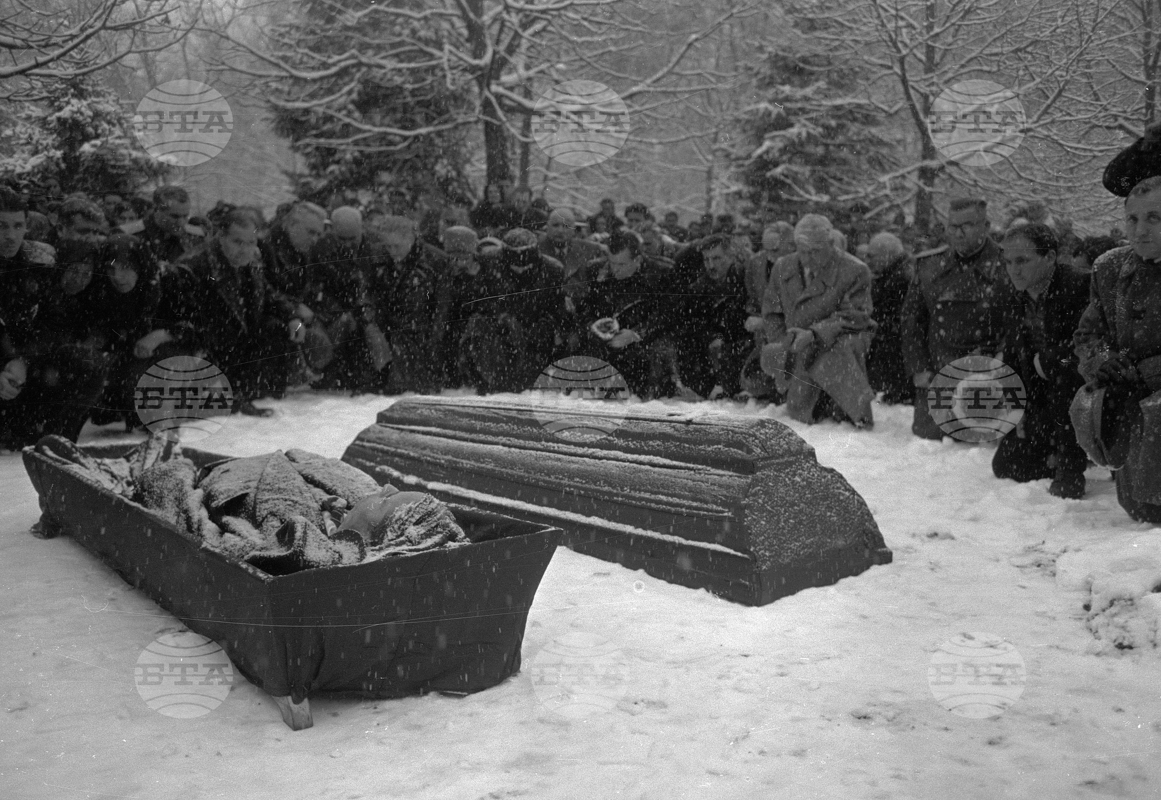 Тържественото погребение на Александър Миленов в Димитрово