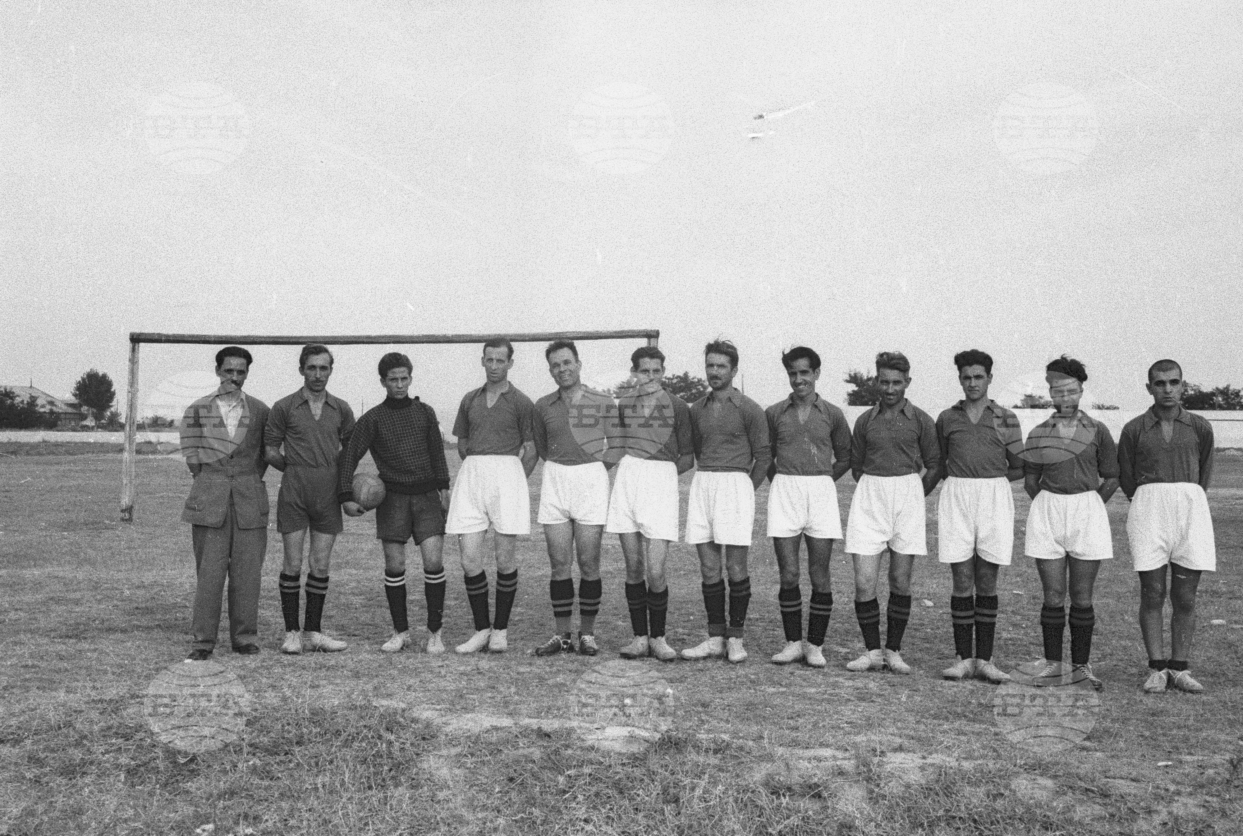 Футболна среща. Архив - Българска телеграфна агенция (БТА), 1951
