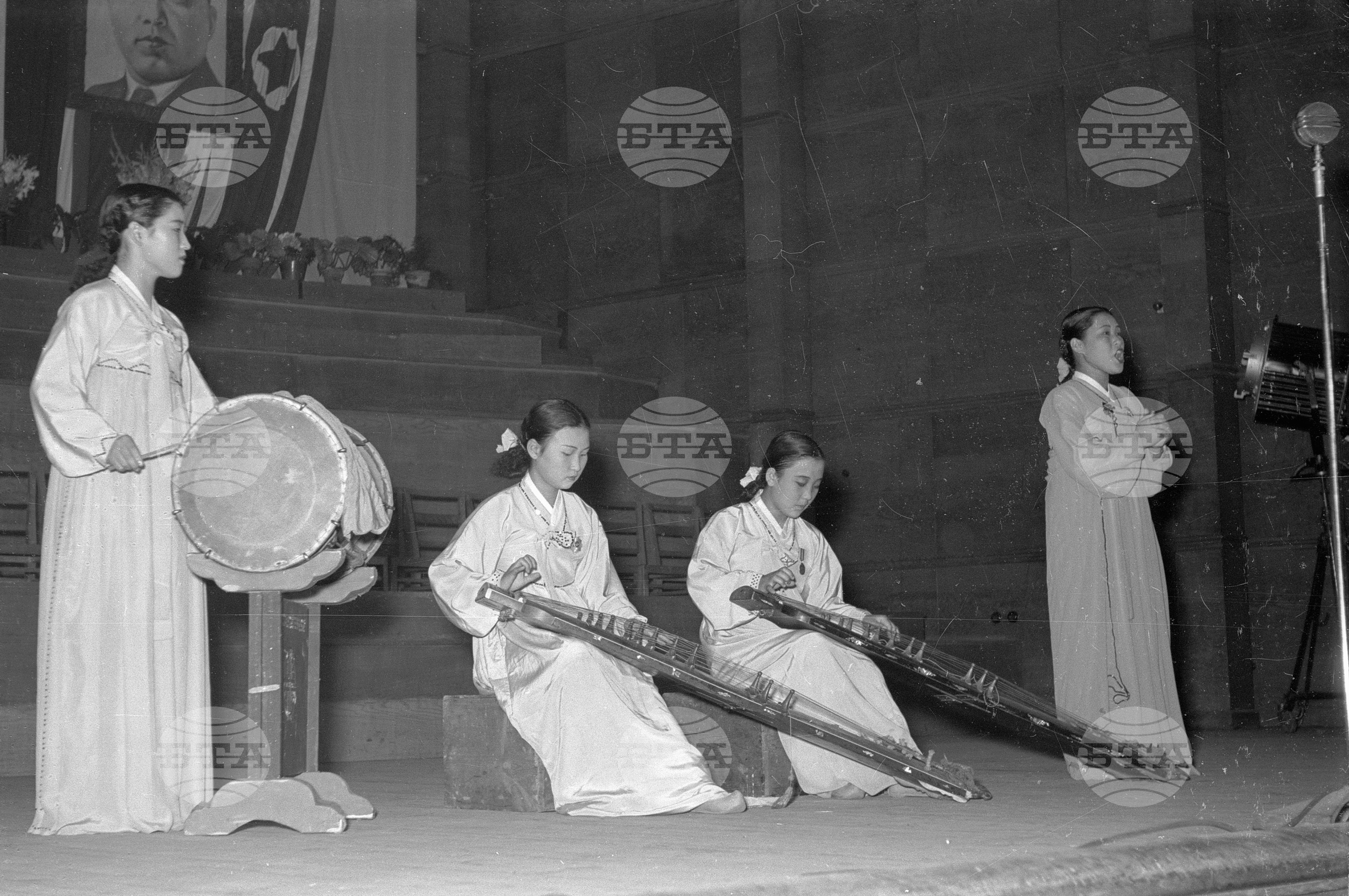 Ансамбъл за песни и танци при Корейската народна армия в България - 1953 година