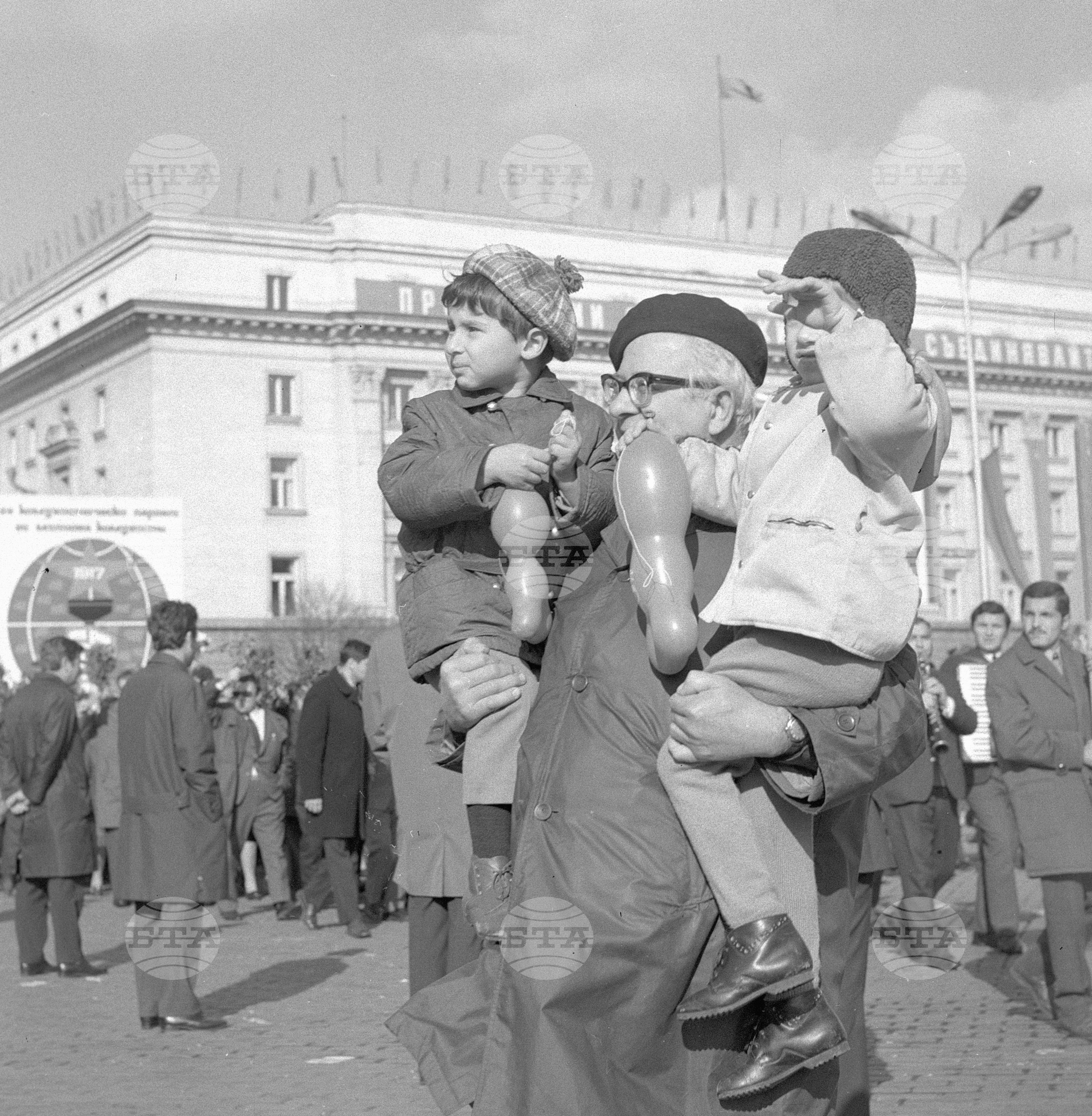 Манифестация на 7 - ми ноември в столицата