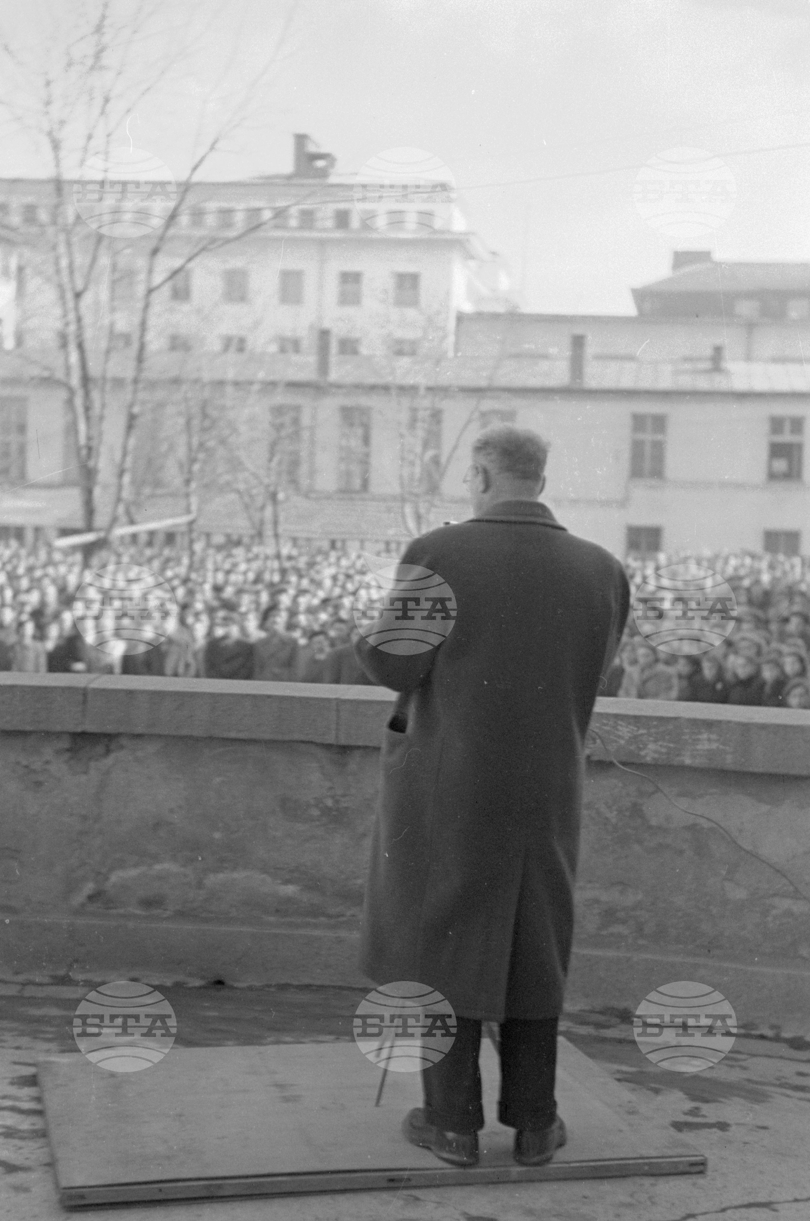 Траурен митинг по случай смъртта на Йосиф Висарионович Сталин
