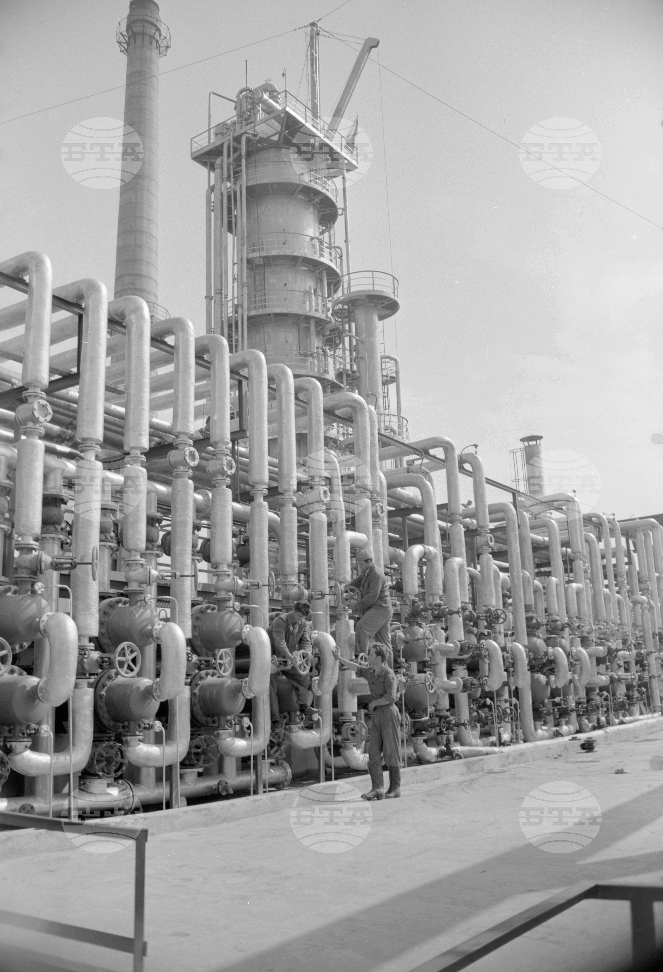 Нова инсталация за дестилиране на нефт в Русе