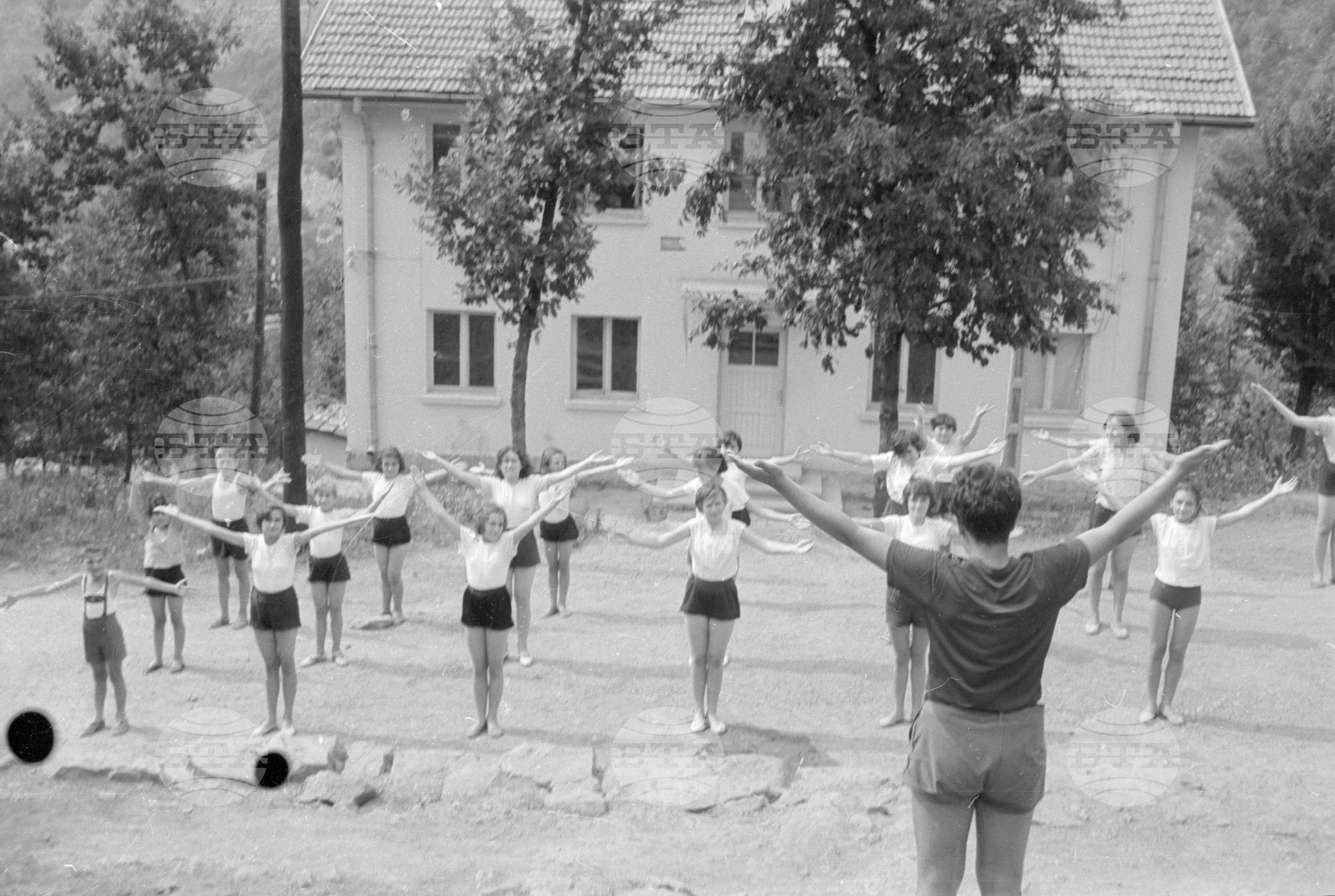 В пионерския лагер до гара Лакатник - Искърското дефиле част 4