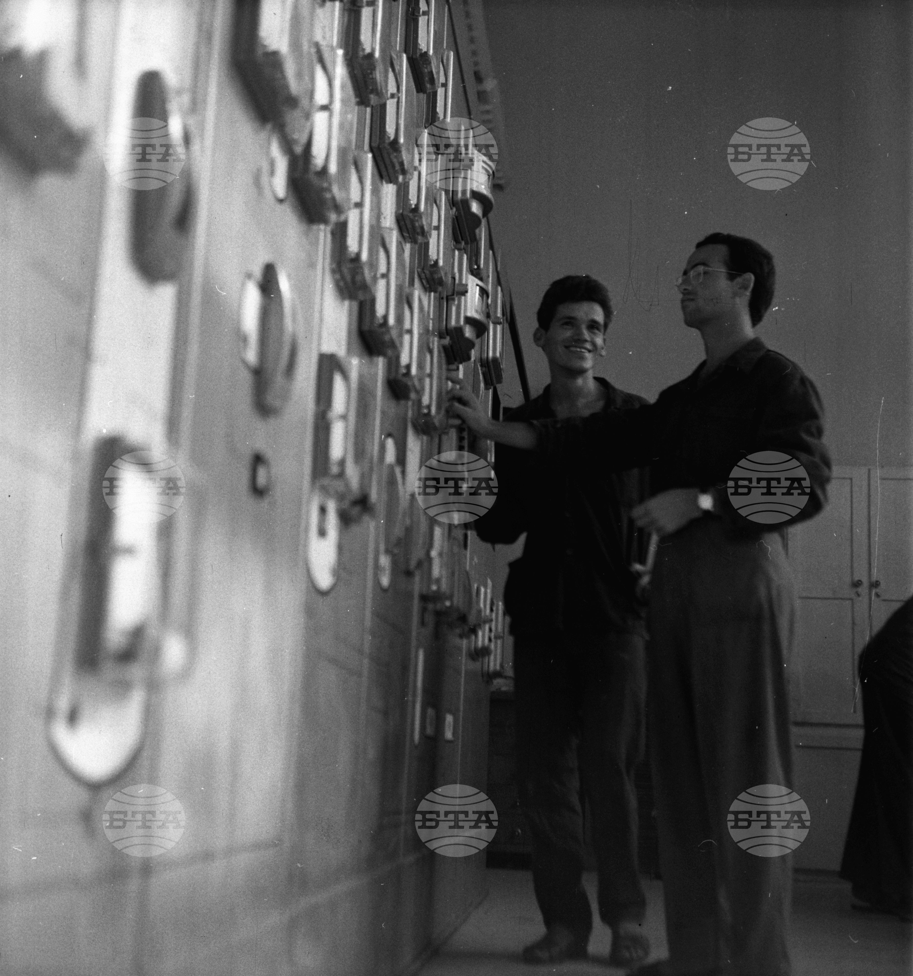 Нефтопреработвателен завод 1963 година