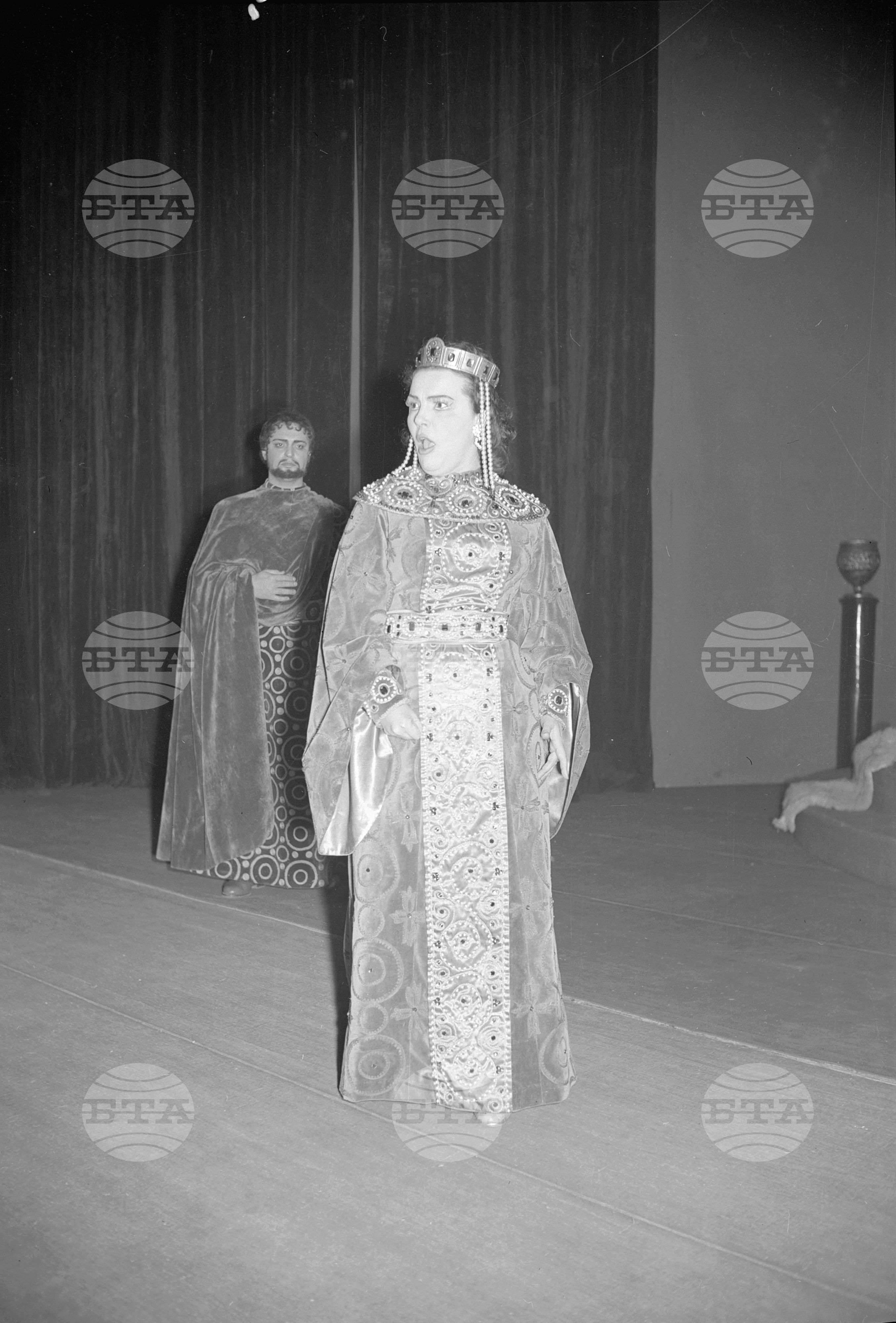 "Ивайло" - Опера в VII картини от Марин Големинов на сцената на Народната опера - град София