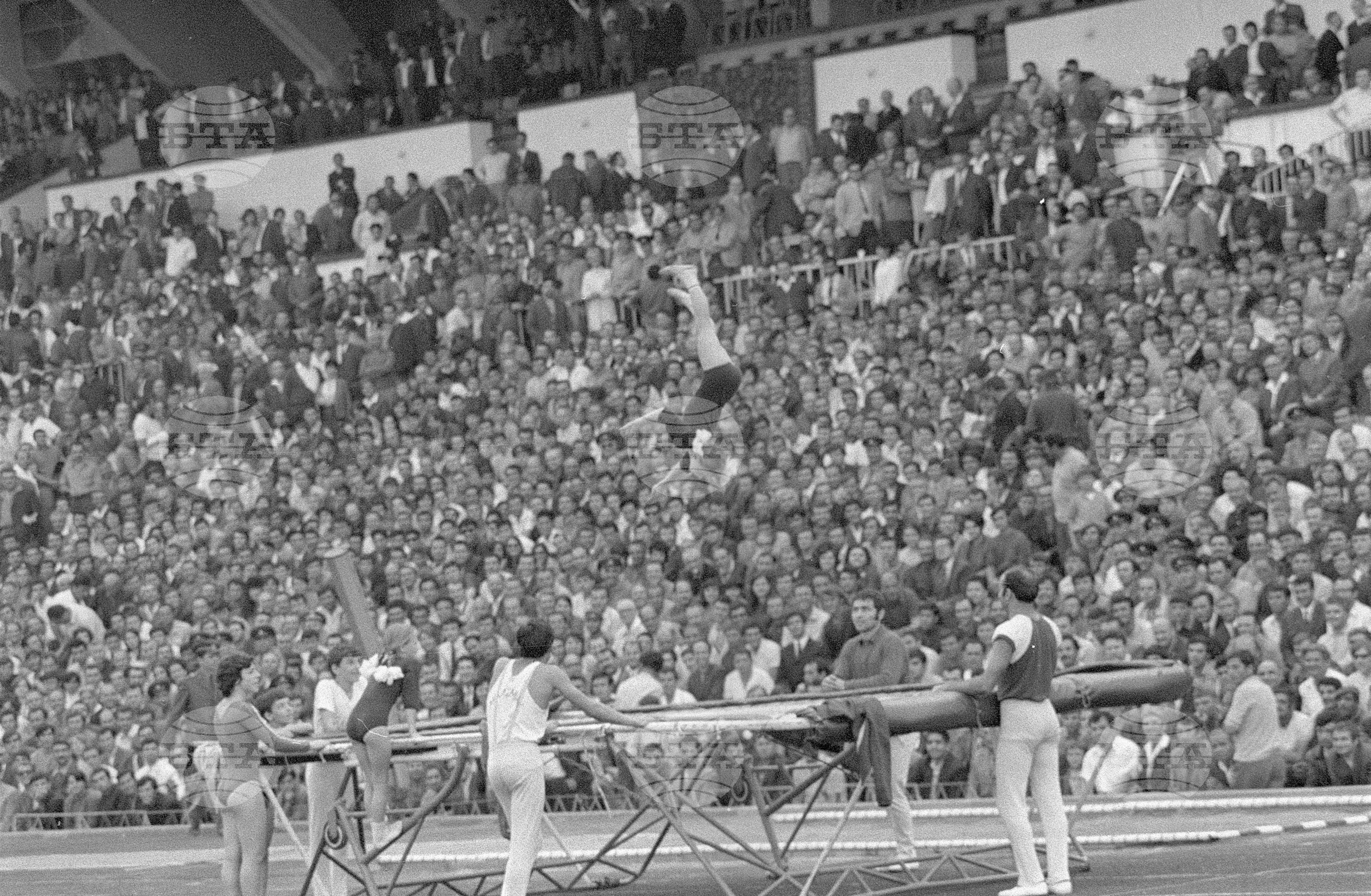 Последна среща за първенството 1971 година "Левски-Спартак" и ЦСКА "Септемврийско знаме” + награждаване на шампиона ЦСКА "Септемврийско знаме”