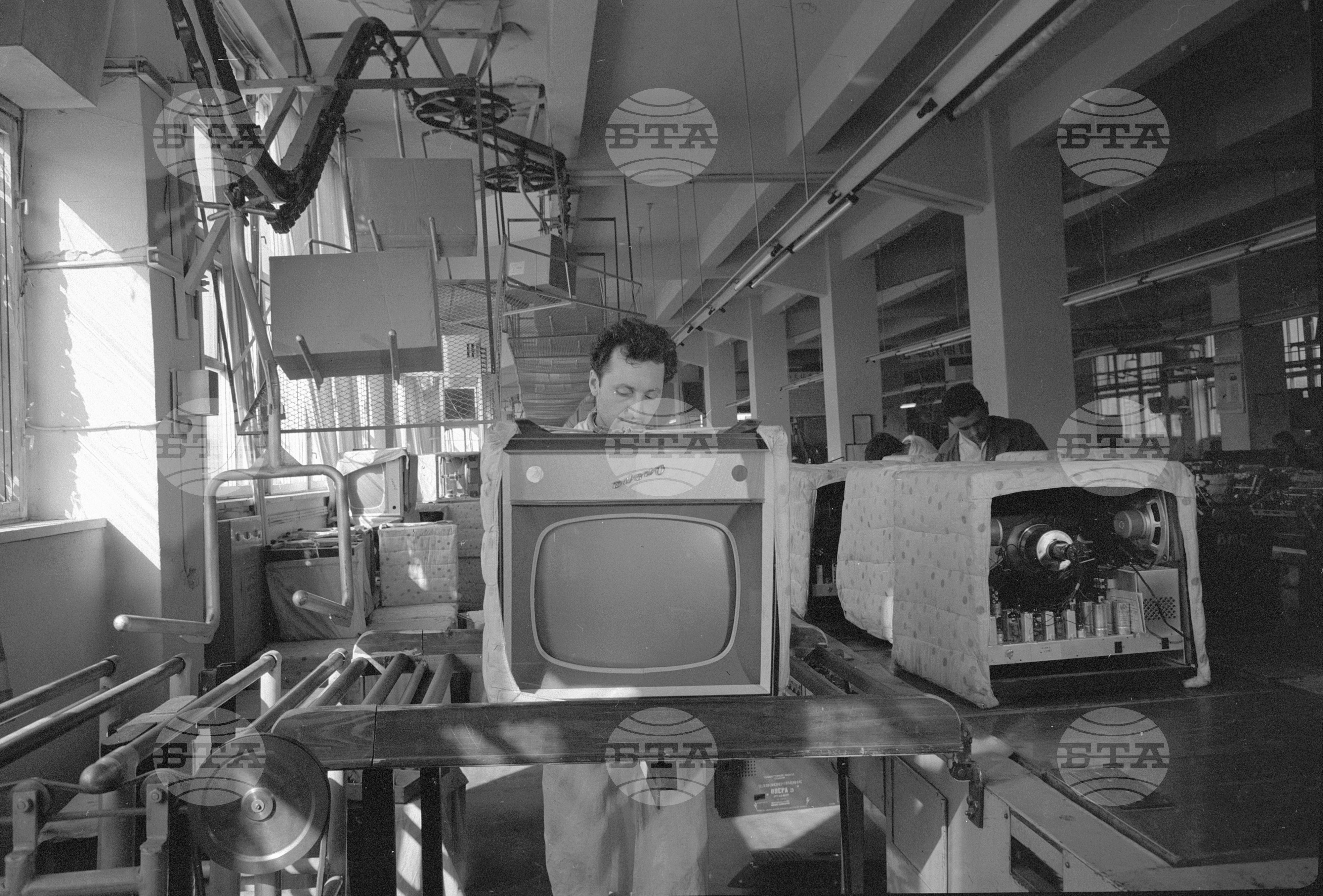 Слаботоков завод - София 1962 година