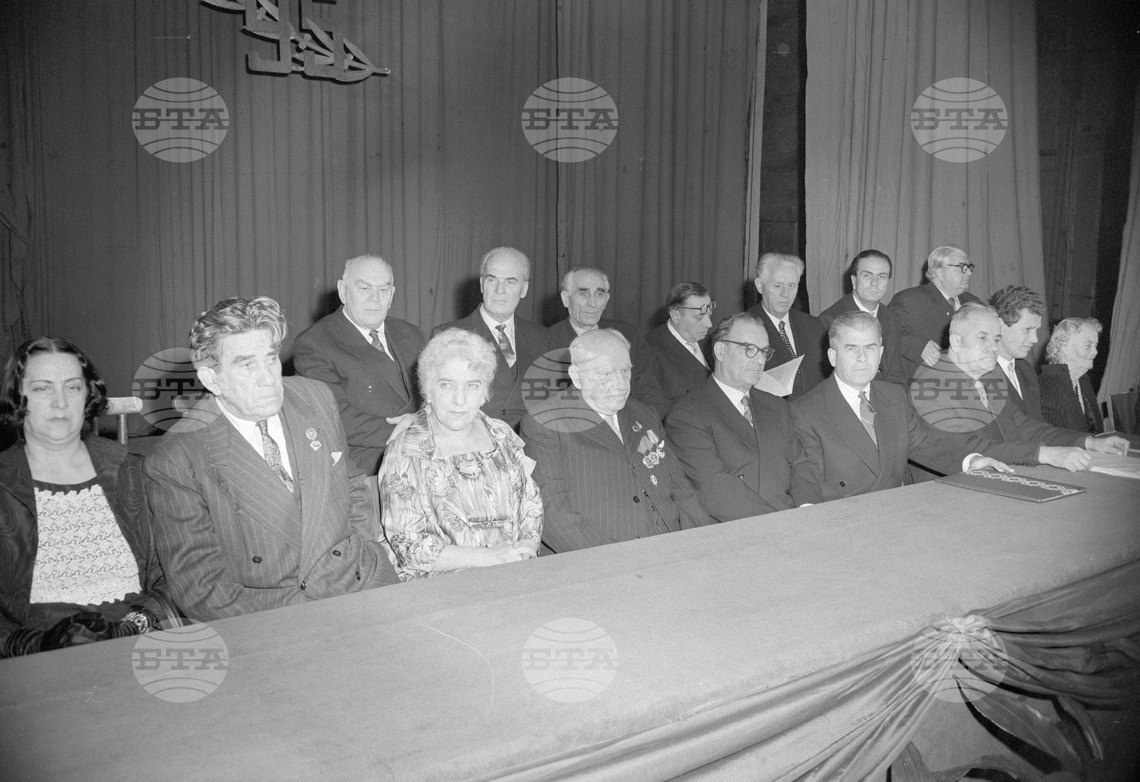 Тържествено честване 95-годишнината на народния артист Иван Попов