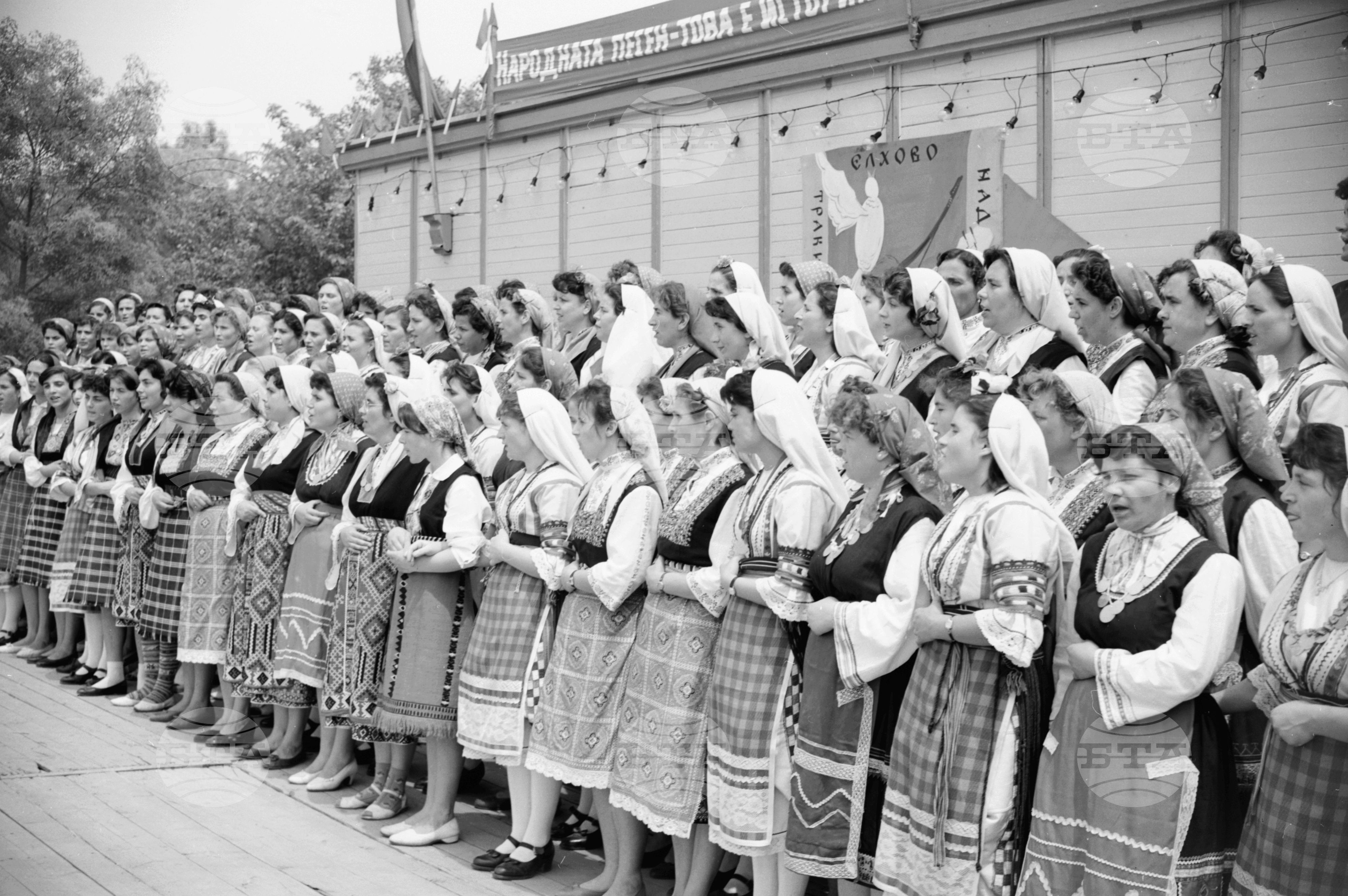 Голям събор надпяване "Тракийска песен" град Елхово част 3