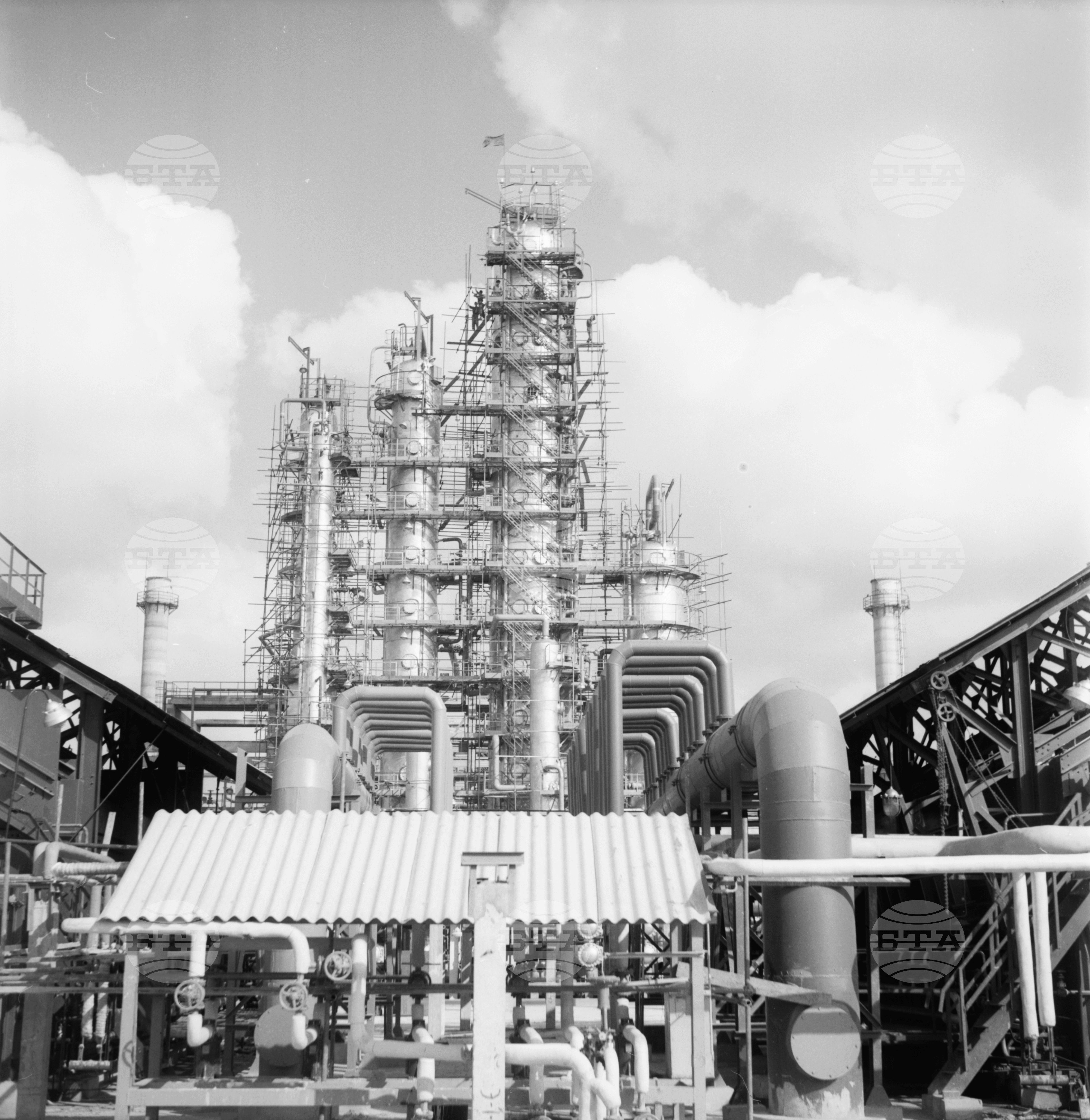 Нефтопреработвателен завод 1963 година
