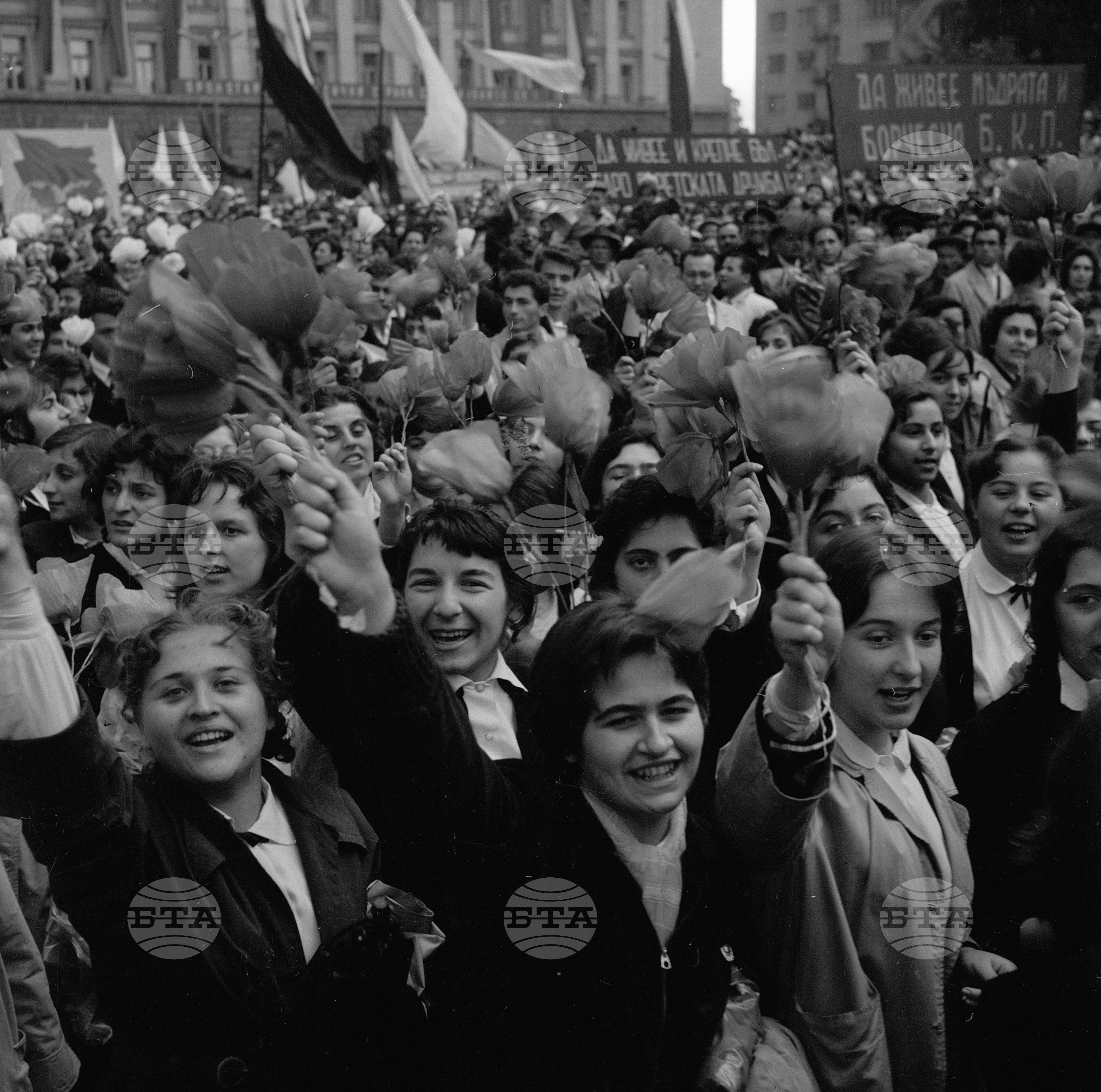 Първомайската манифестация на трудещите се в София (1961) част 2