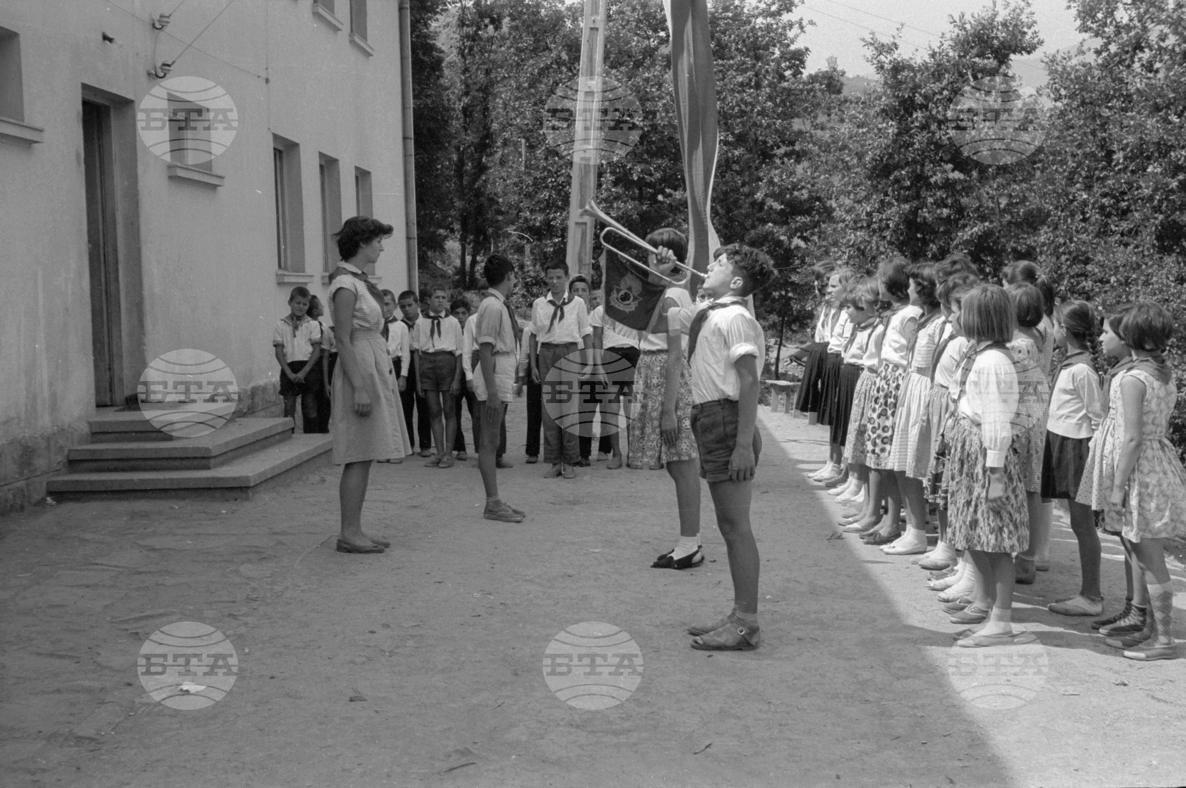 В пионерския лагер до гара Лакатник - Искърското дефиле част 4