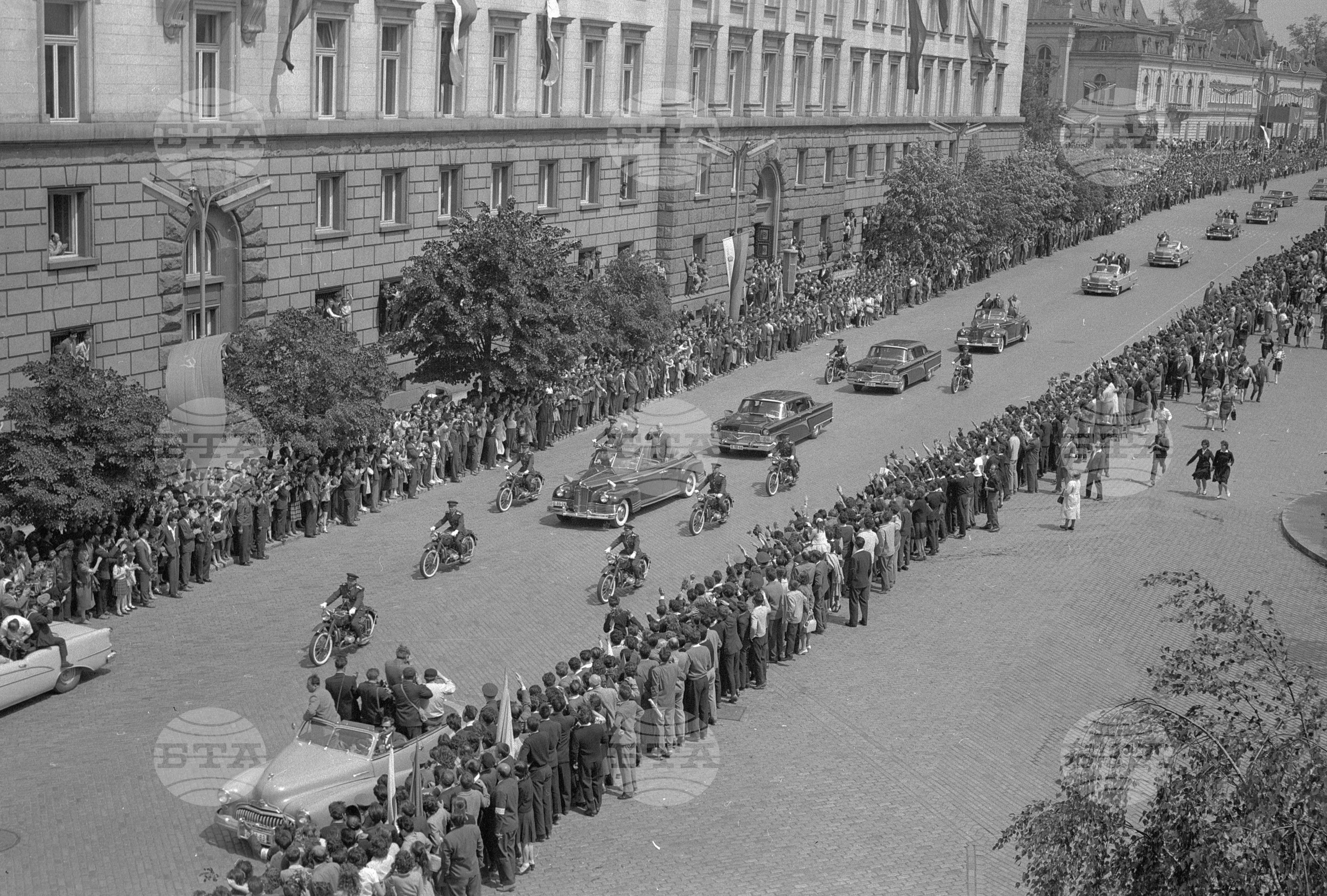 Посрещането на Съветската партийно-правителствена делегация, начело с Н.С. Хрушчов в София