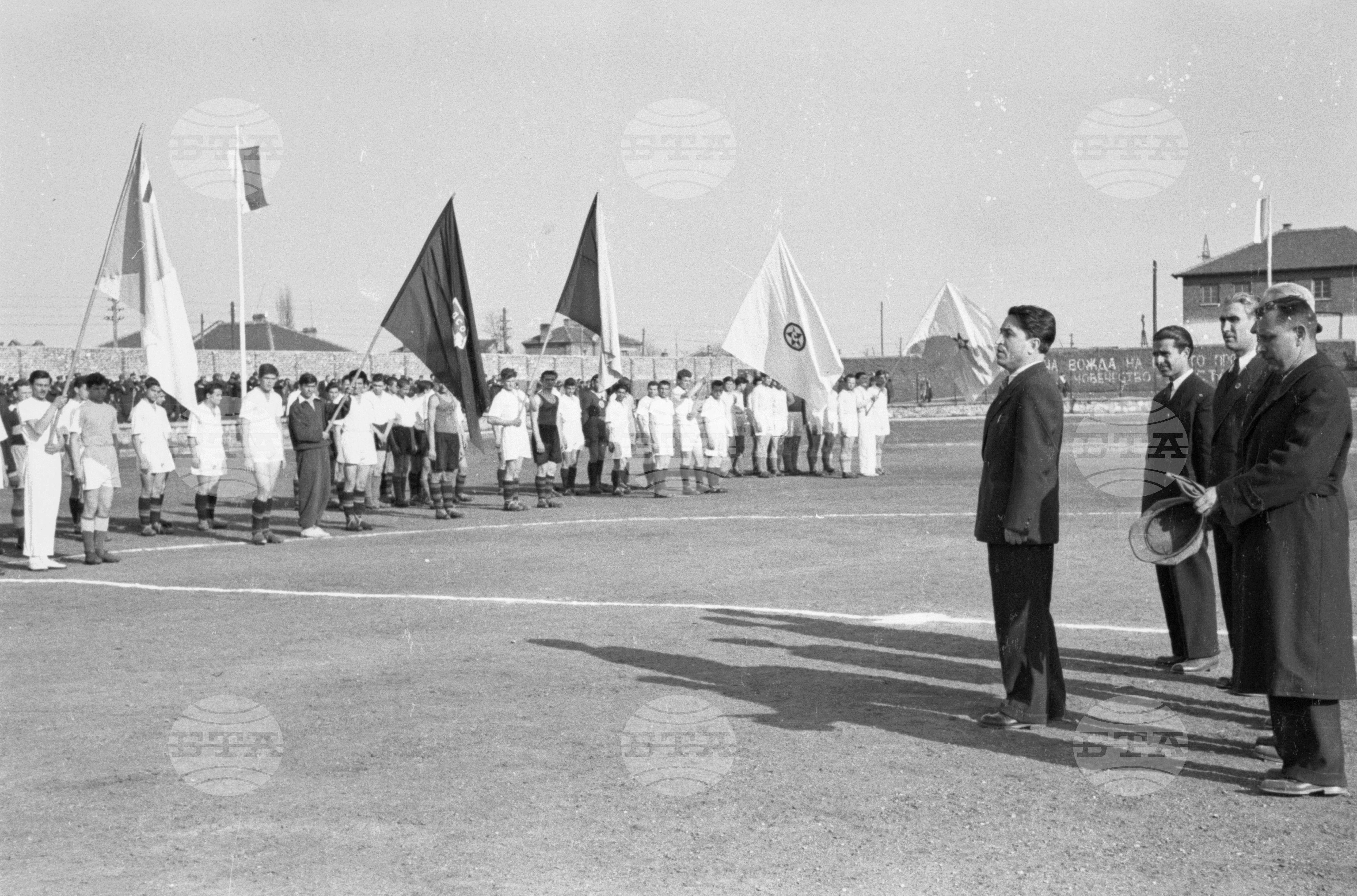 Откриване на футболния сезон за 1951 година