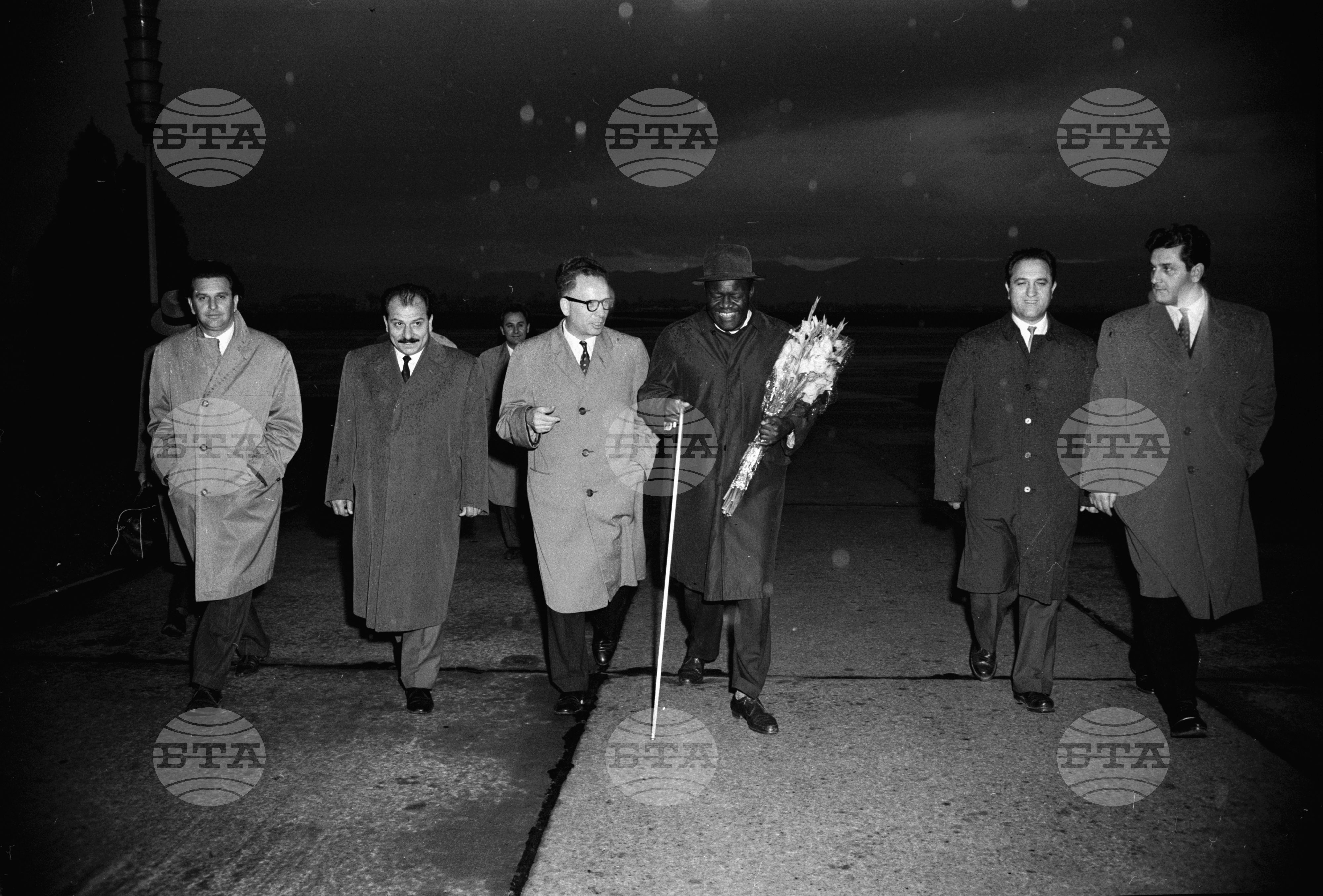 Посрещане на чуждестранни делегати за VIII Конгрес на БКП