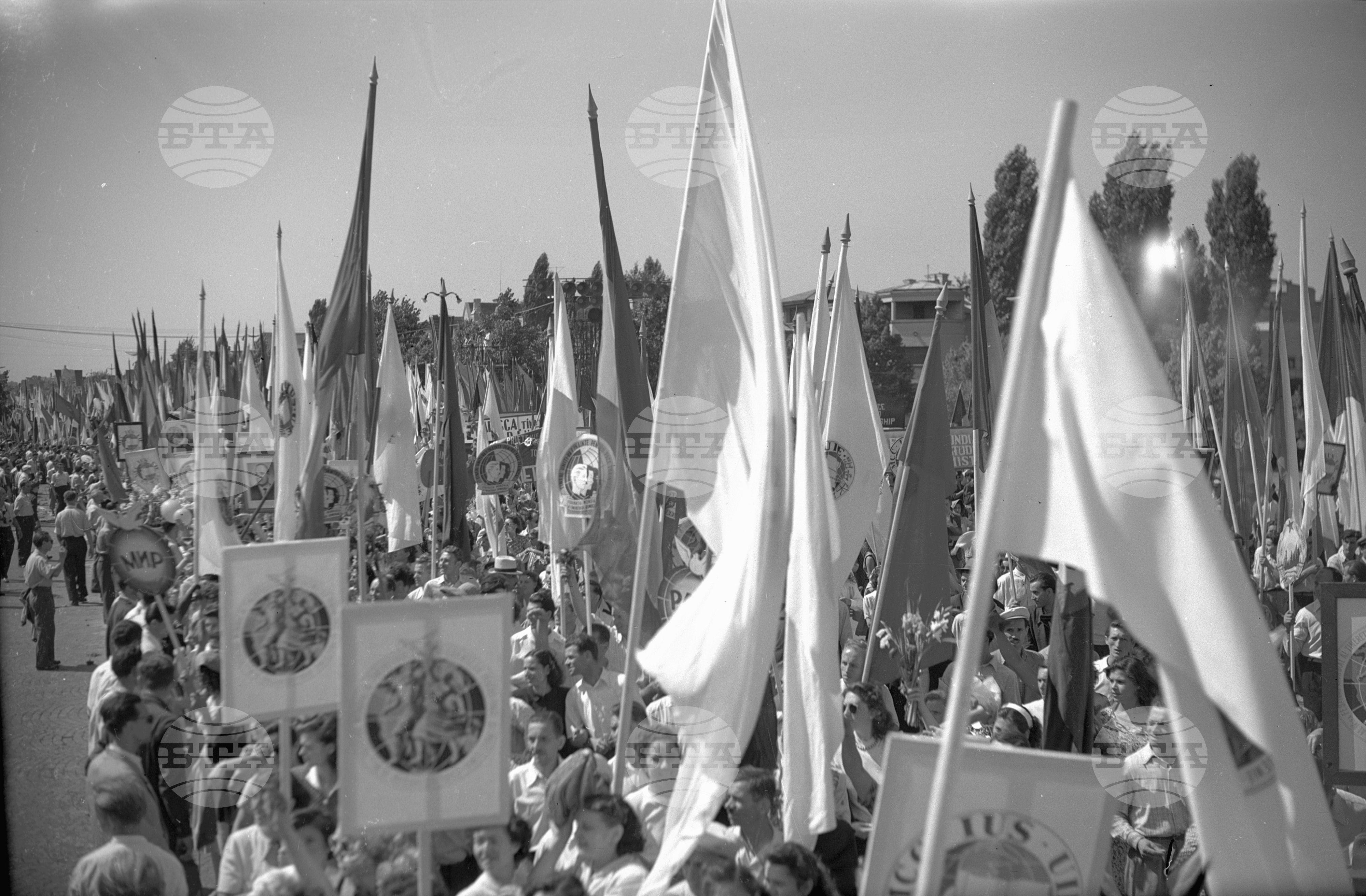 Четвърти световен фестивал на младежта и студентите за мир и дружба в Букурещ - част 7