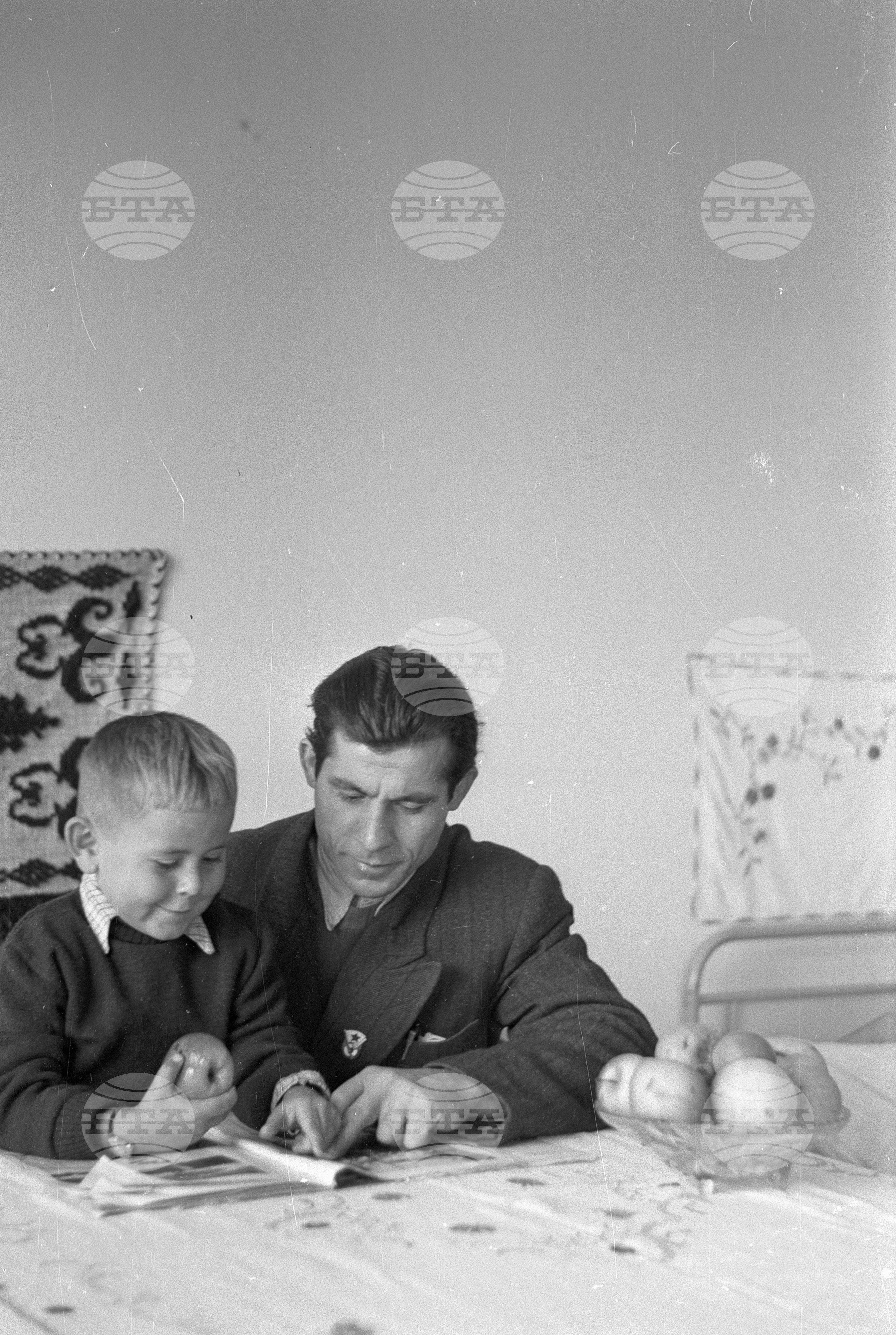 Из живота на работниците в Русе - 1953 година