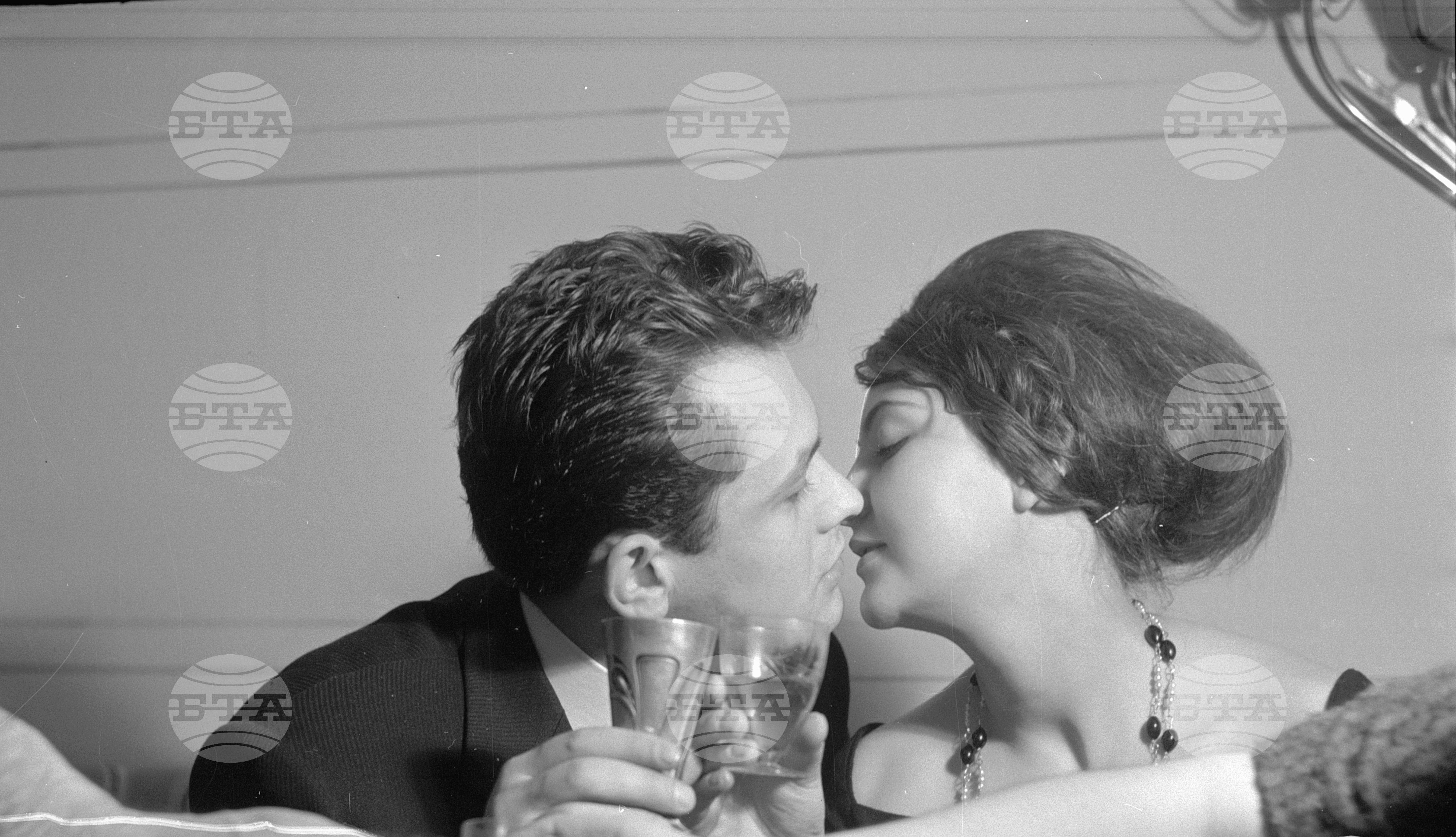 Новогодишната нощ, даваща началото на 1963 година