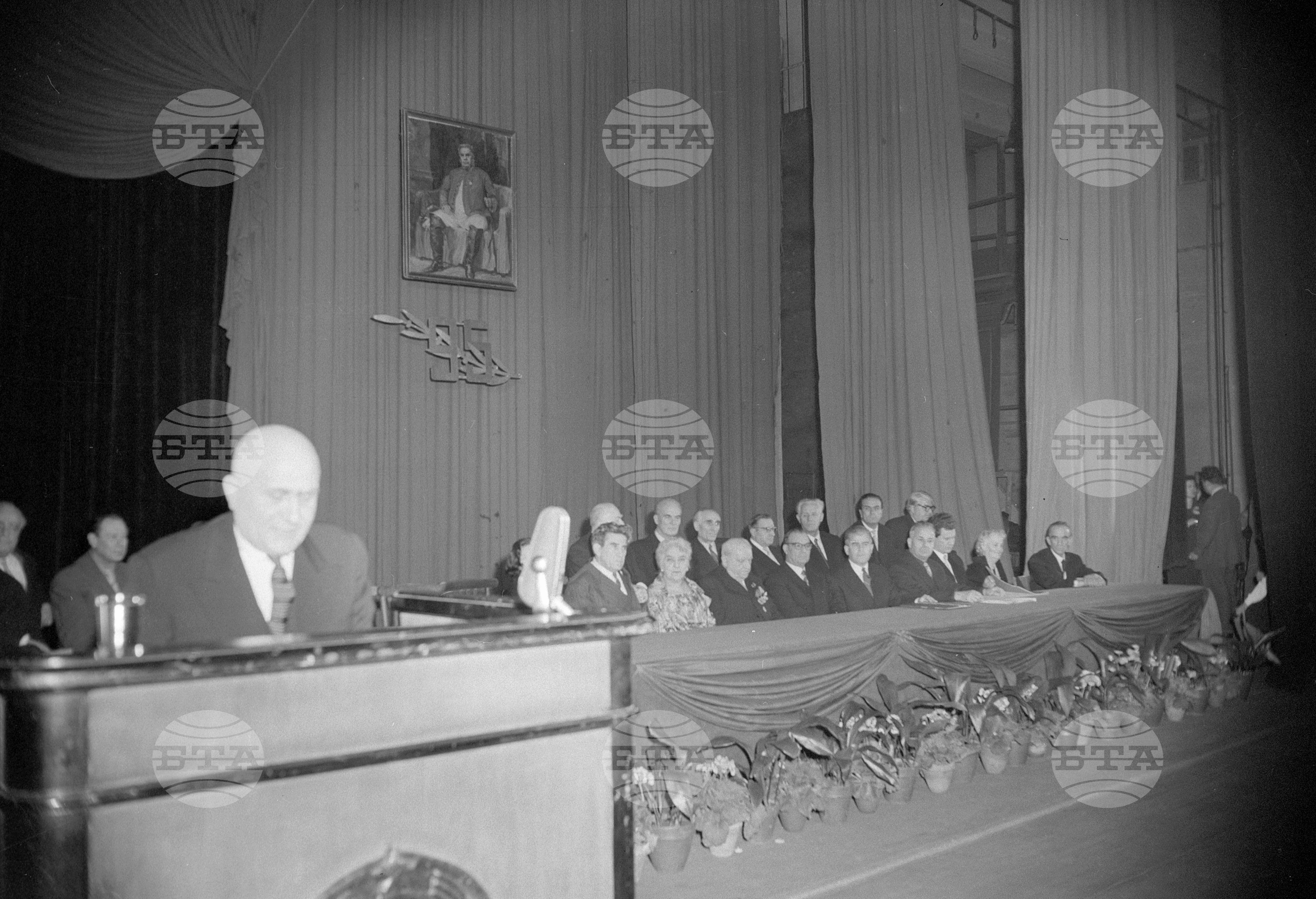 Тържествено честване 95-годишнината на народния артист Иван Попов