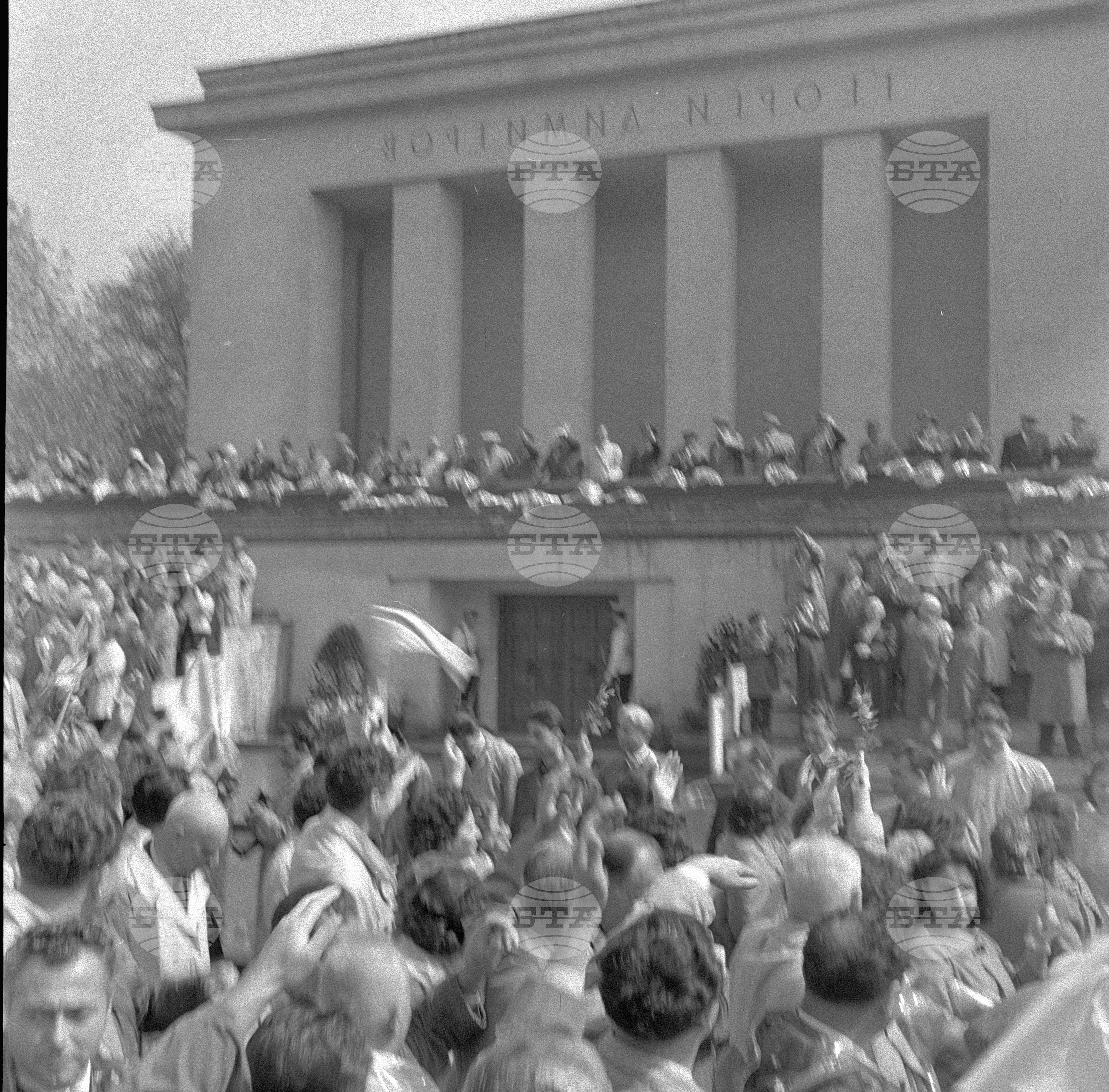 Първомайска манифестация на трудещите се в София (1961)