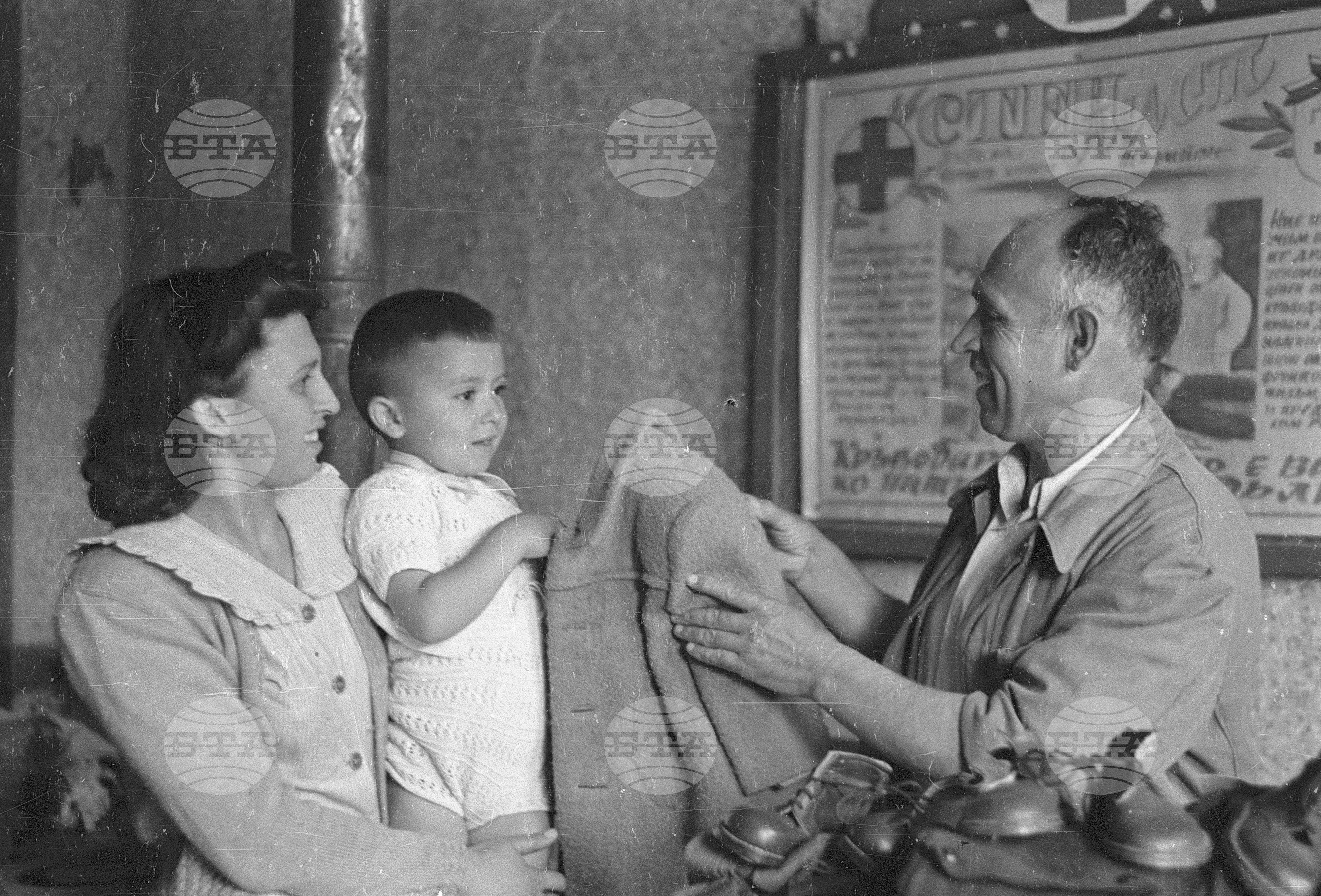 Подаръци за корейските деца, 1951