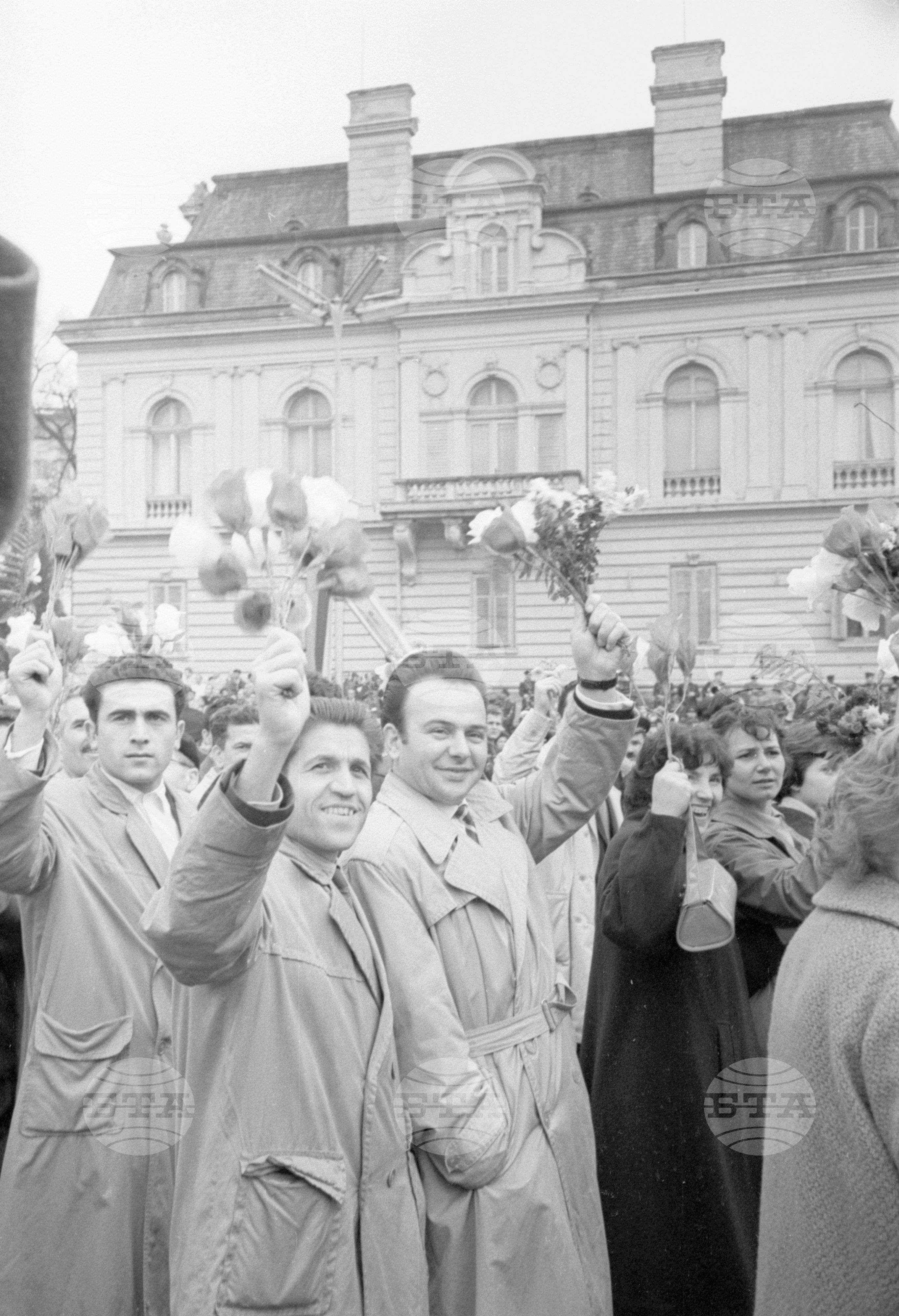 Възторжена манифестация на софийските трудещи се по случай 45-годишнината на Великата октомврийска социалистическа революция част 3
