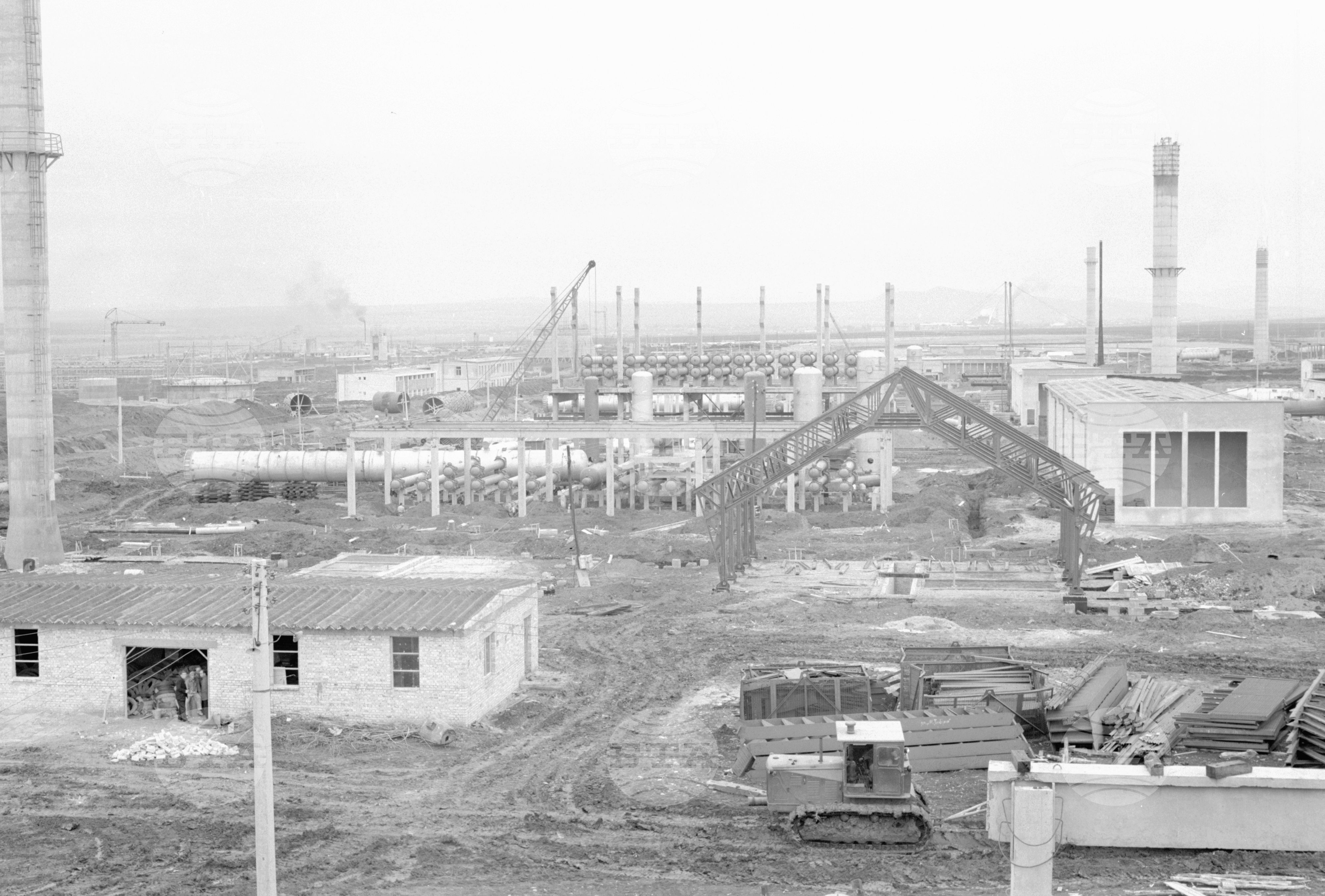На строежа на Нефтопреработвателния завод край Бургас 1962 година част 2