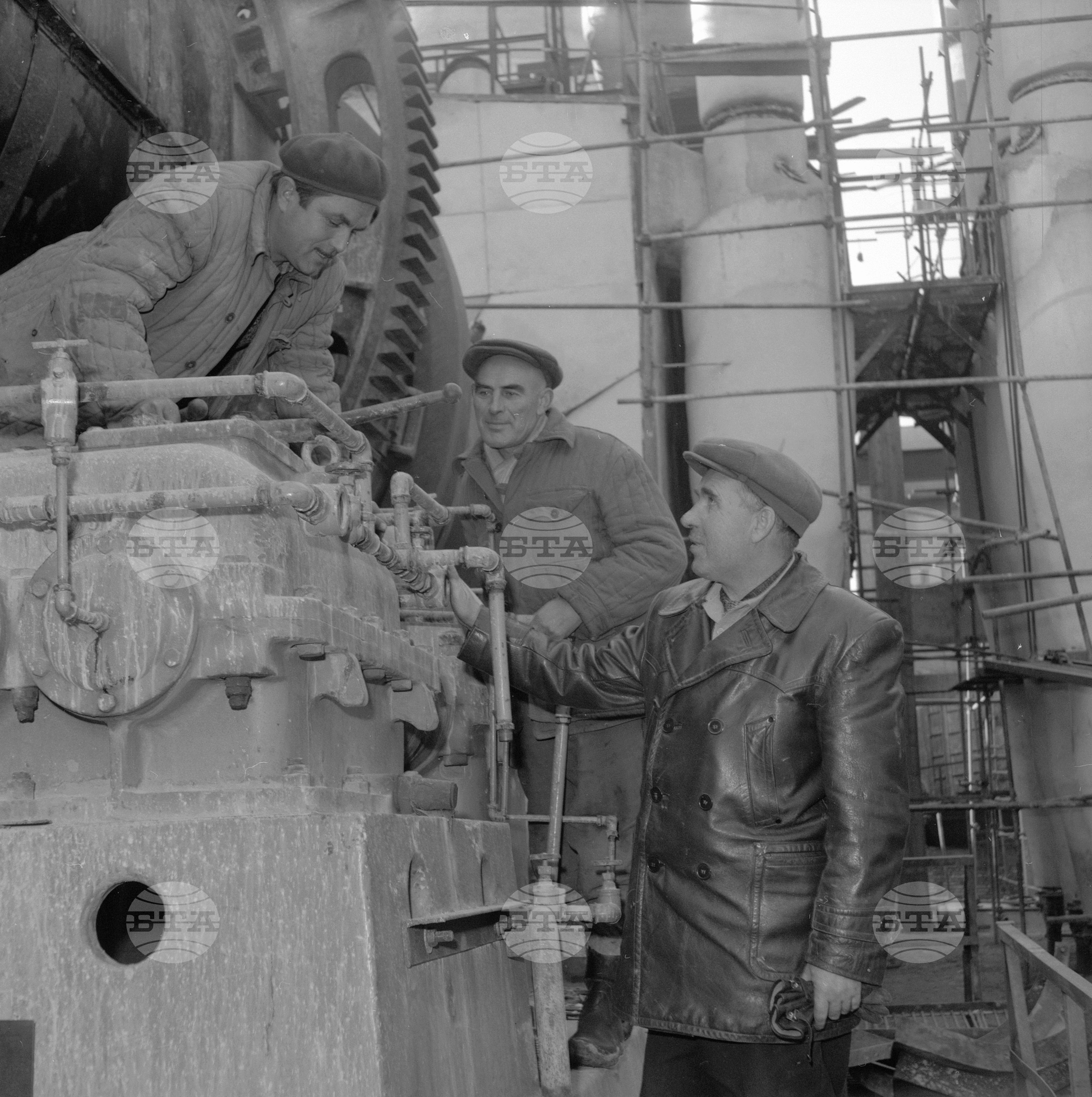 На строежа на Азотно-торовия завод край Стара Загора 1962 година част 9