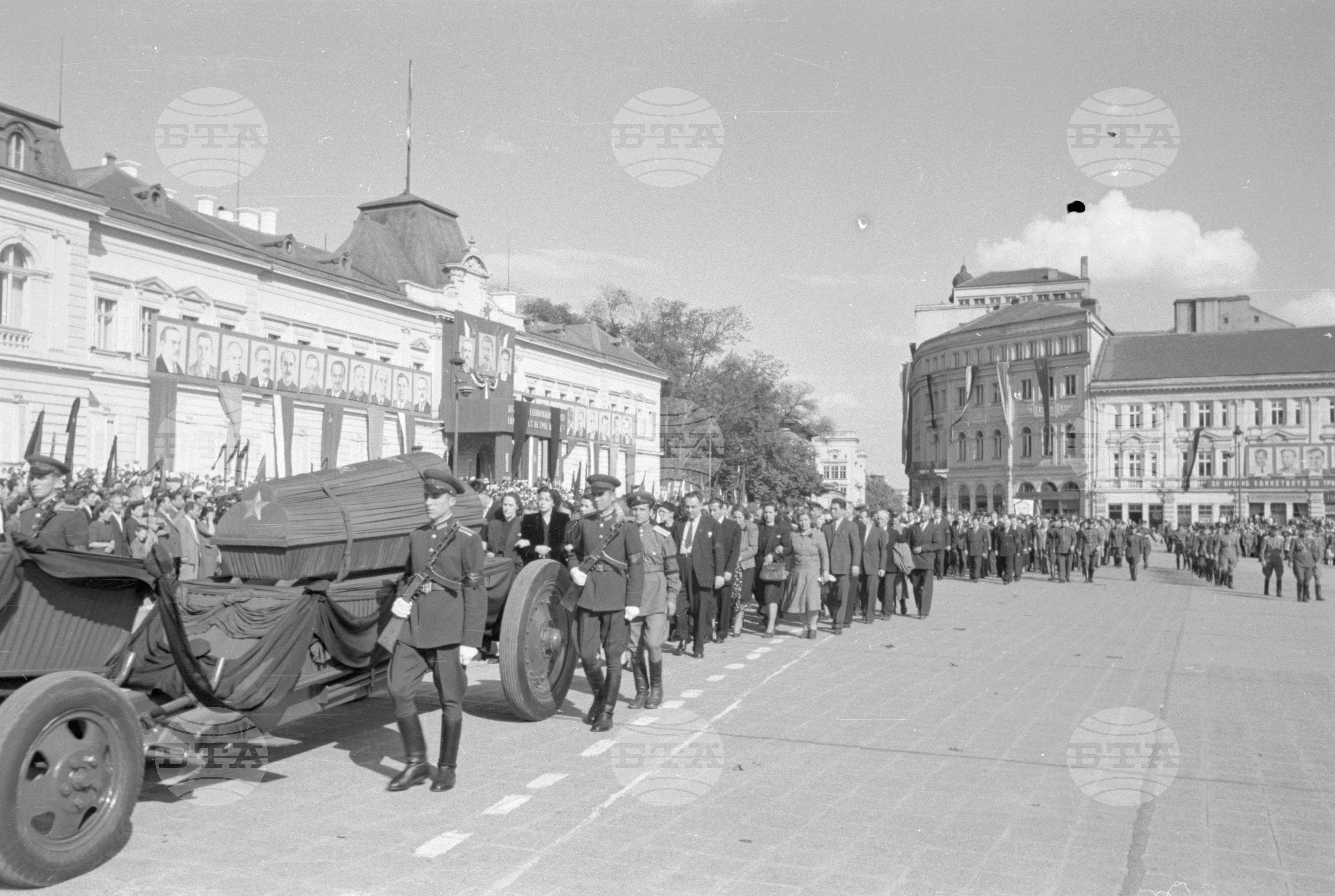 Погребение на подпредседателя на Министерски съвет и член на Политбюро на ЦК на БКП Владимир Поптомов