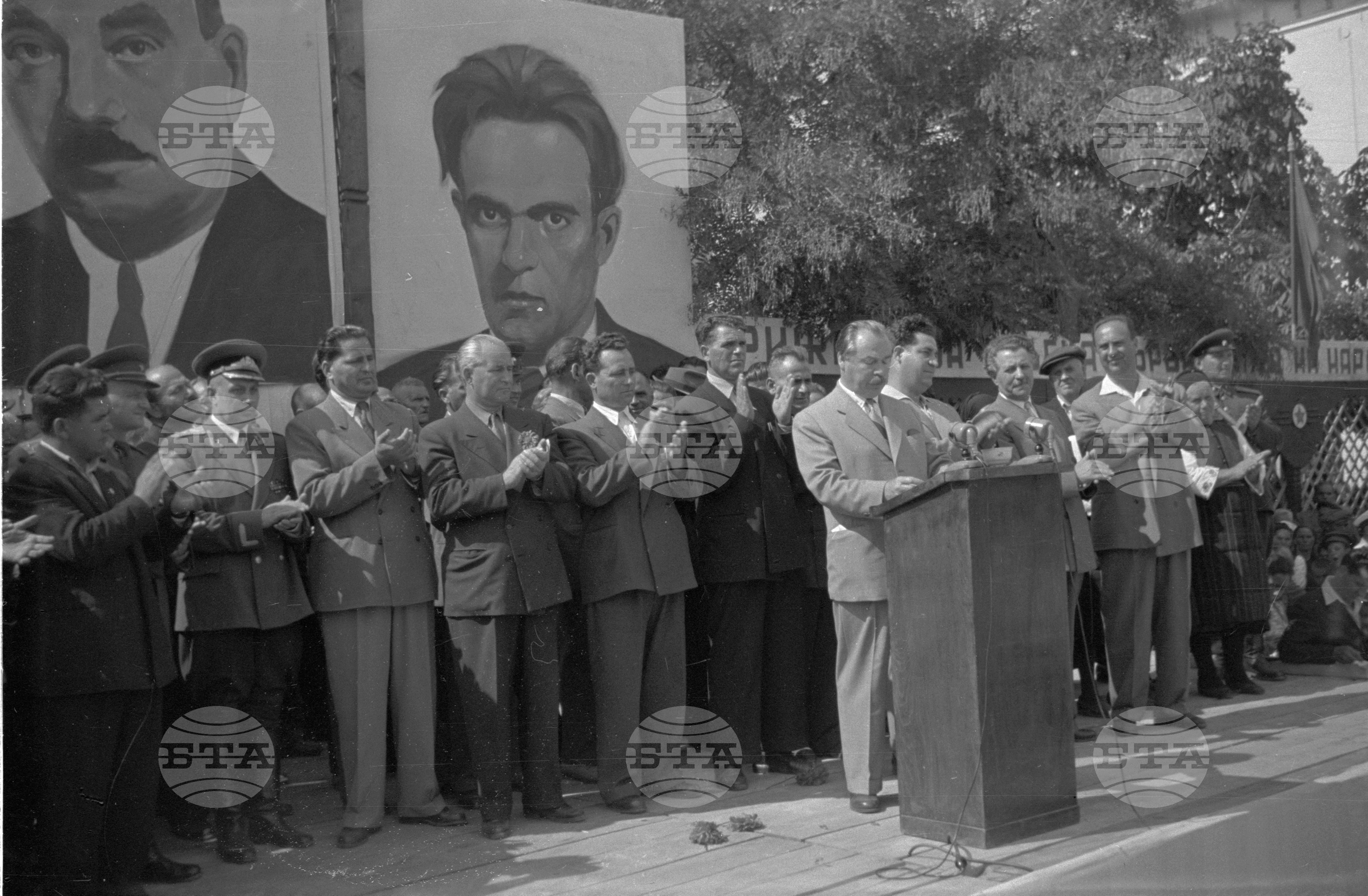 Величествен митинг в Разлог по случай 35 годишнината на Септемврийското въстание през 1923 година