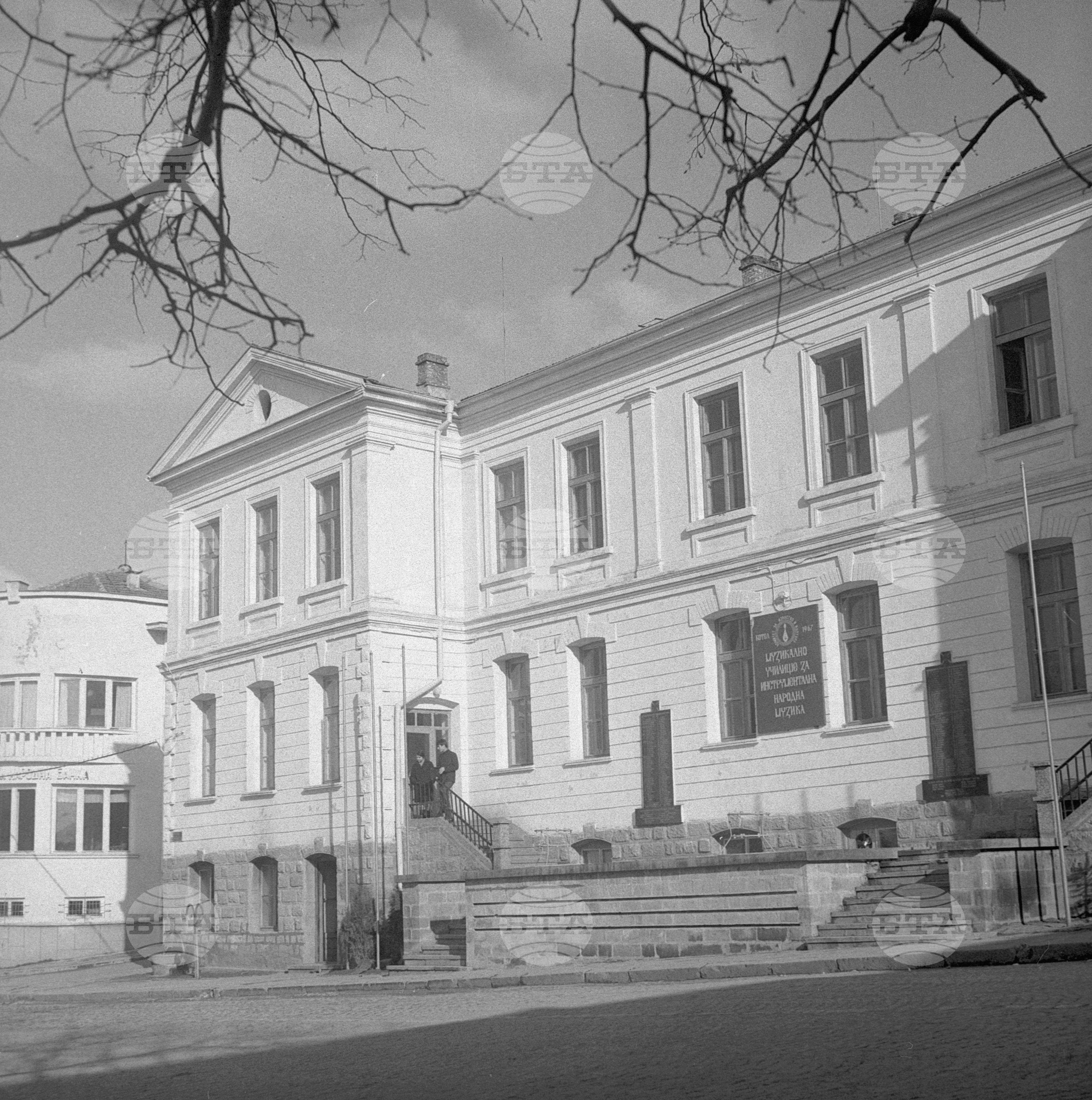 Котел - единственото музикално училище за народни инструменти в България