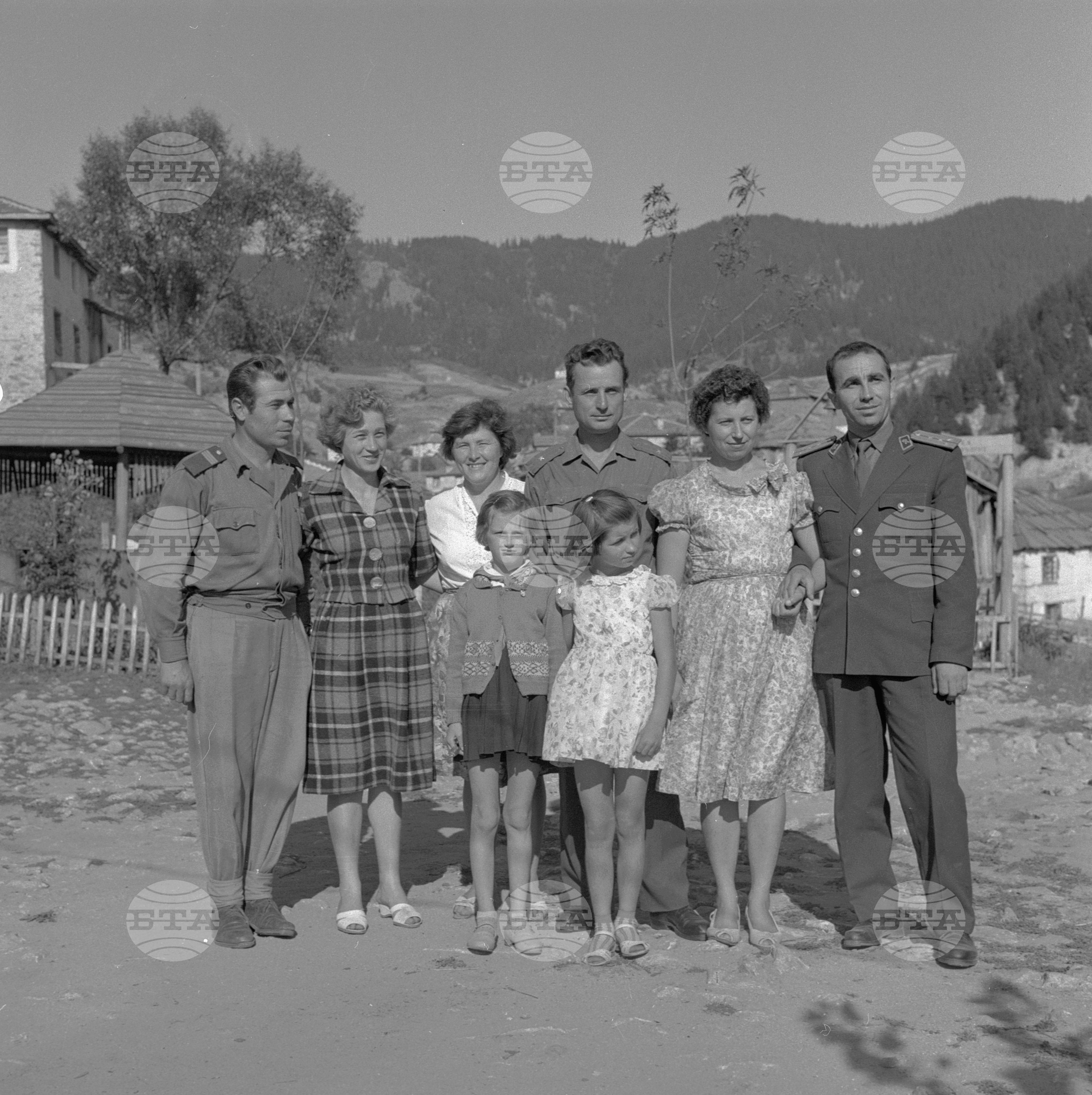 Мирни трудещи се и военнослужещи от Родопите 1963 година