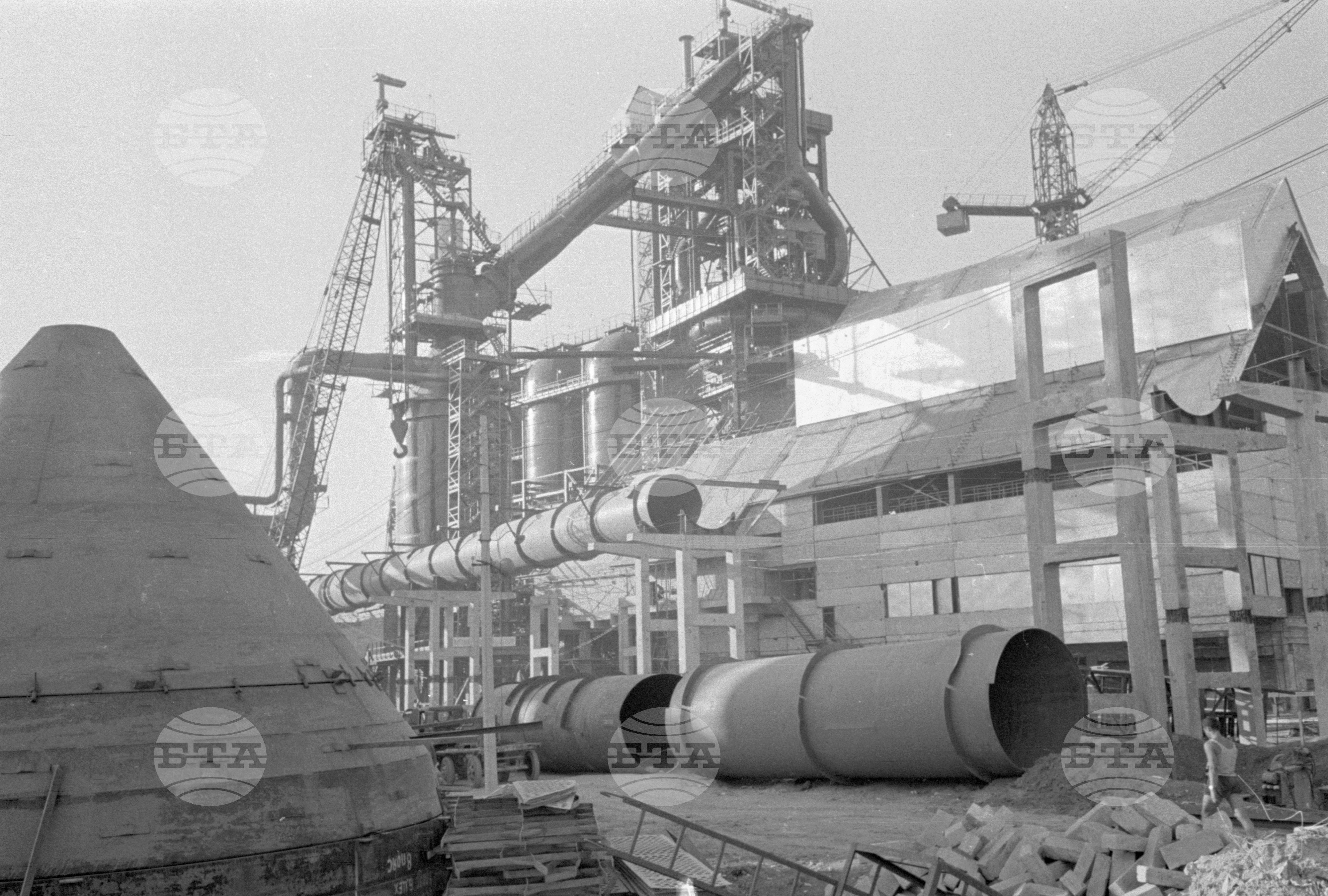 Предпускови дни на Кремиковския металургичен комбинат